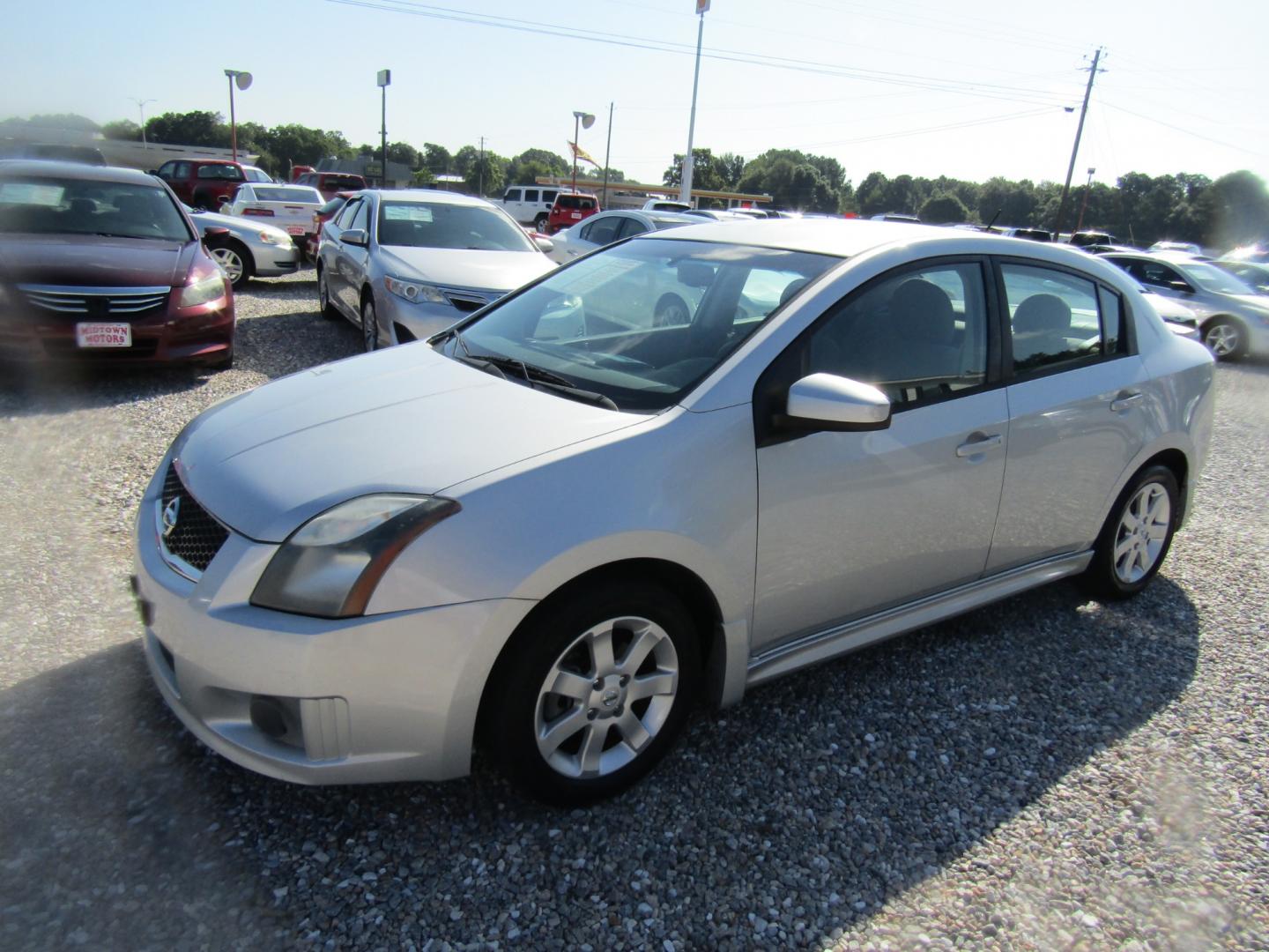 2012 Silver Nissan Sentra 2.0 (3N1AB6AP7CL) with an 2.0L L4 DOHC 16V engine, Automatic transmission, located at 15016 S Hwy 231, Midland City, AL, 36350, (334) 983-3001, 31.306210, -85.495277 - Photo#2