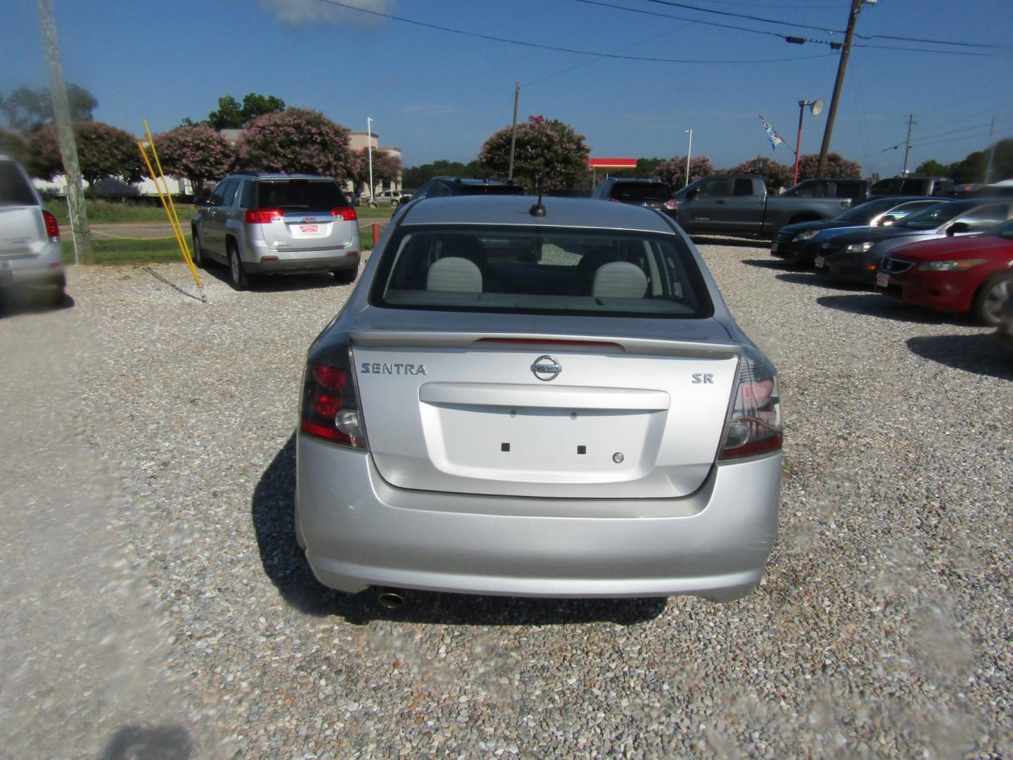 2012 Silver Nissan Sentra 2.0 (3N1AB6AP7CL) with an 2.0L L4 DOHC 16V engine, Automatic transmission, located at 15016 S Hwy 231, Midland City, AL, 36350, (334) 983-3001, 31.306210, -85.495277 - Photo#6