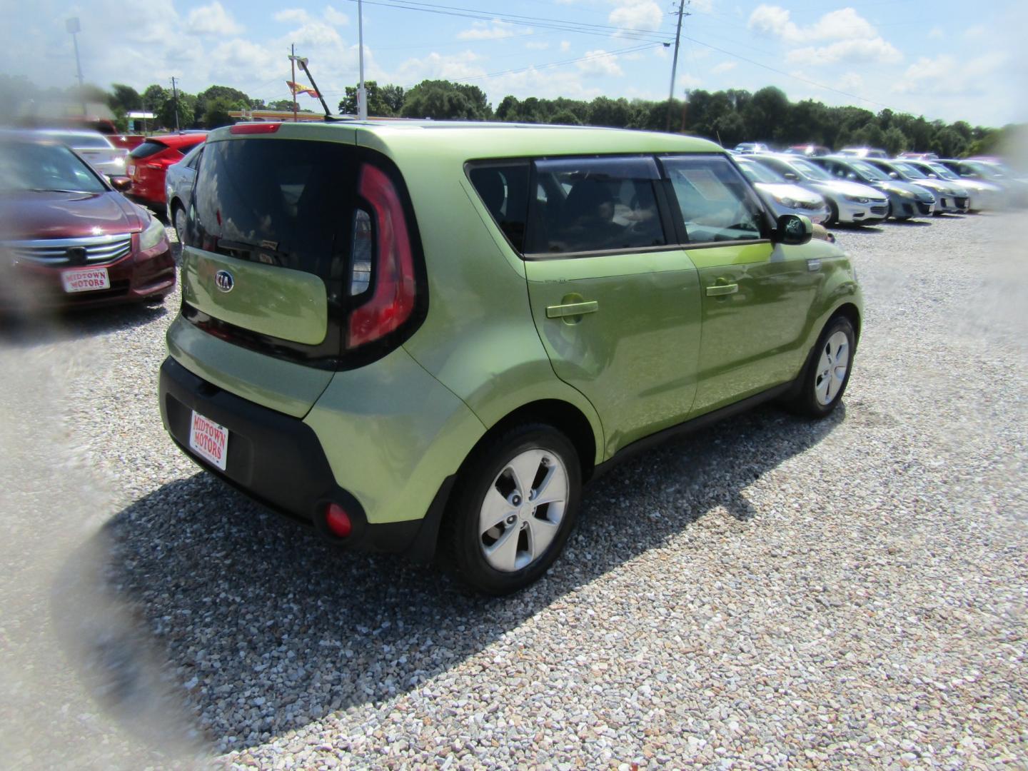 2015 Green /Tan Kia Soul Base (KNDJN2A21F7) with an 1.6L L4 DOHC 16V engine, Automatic transmission, located at 15016 S Hwy 231, Midland City, AL, 36350, (334) 983-3001, 31.306210, -85.495277 - Photo#7