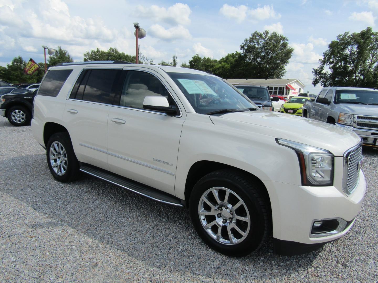 2015 White /Gray GMC Yukon Denali 2WD (1GKS1CKJ9FR) with an 6.2L V8 OHV 16V engine, Automatic transmission, located at 15016 S Hwy 231, Midland City, AL, 36350, (334) 983-3001, 31.306210, -85.495277 - Photo#0