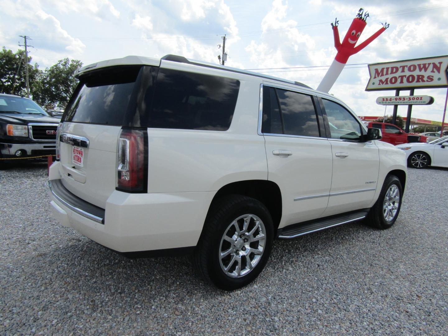 2015 White /Gray GMC Yukon Denali 2WD (1GKS1CKJ9FR) with an 6.2L V8 OHV 16V engine, Automatic transmission, located at 15016 S Hwy 231, Midland City, AL, 36350, (334) 983-3001, 31.306210, -85.495277 - Photo#7