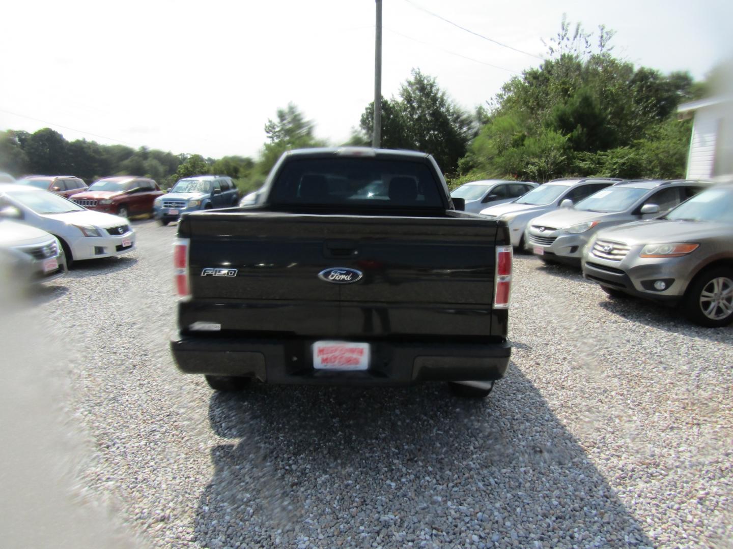 2010 Black /Gray Ford F-150 STX 6.5-ft. Bed 2WD (1FTMF1CW8AK) with an 4.6L V8 SOHC 24V engine, Automatic transmission, located at 15016 S Hwy 231, Midland City, AL, 36350, (334) 983-3001, 31.306210, -85.495277 - Photo#5