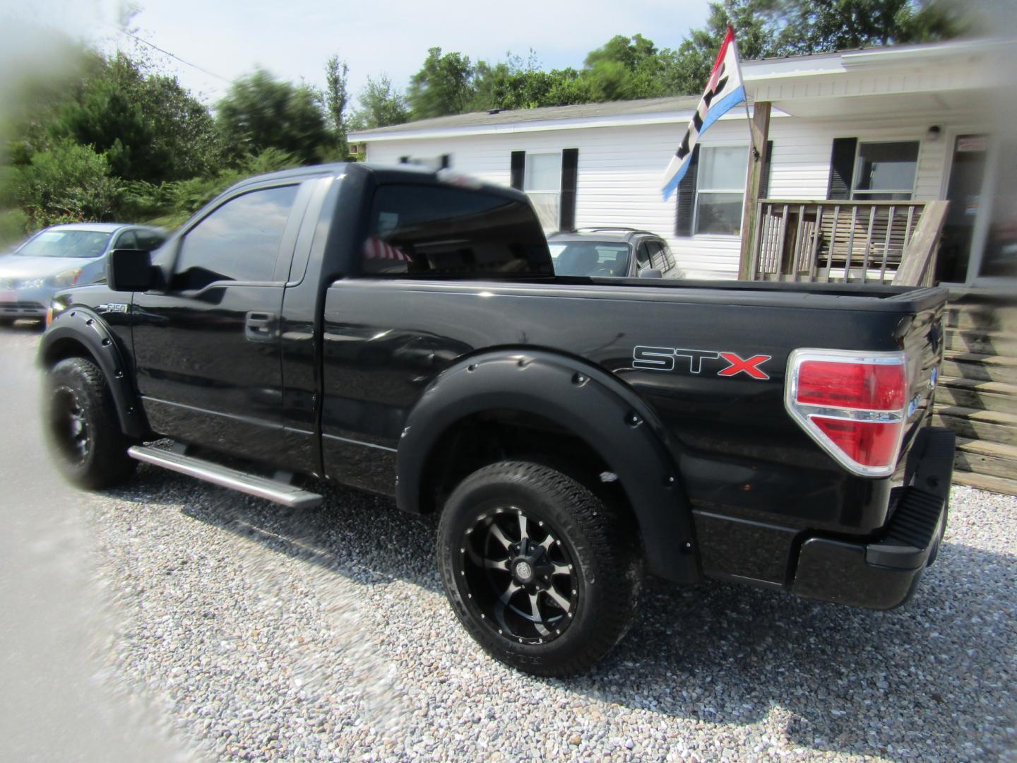 2010 Black /Gray Ford F-150 STX 6.5-ft. Bed 2WD (1FTMF1CW8AK) with an 4.6L V8 SOHC 24V engine, Automatic transmission, located at 15016 S Hwy 231, Midland City, AL, 36350, (334) 983-3001, 31.306210, -85.495277 - Photo#4