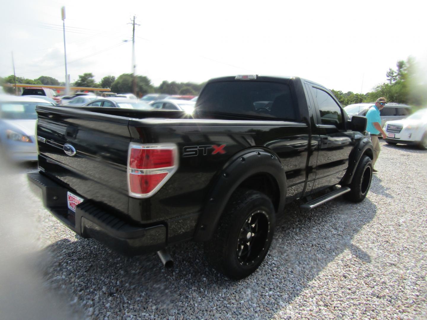 2010 Black /Gray Ford F-150 STX 6.5-ft. Bed 2WD (1FTMF1CW8AK) with an 4.6L V8 SOHC 24V engine, Automatic transmission, located at 15016 S Hwy 231, Midland City, AL, 36350, (334) 983-3001, 31.306210, -85.495277 - Photo#6