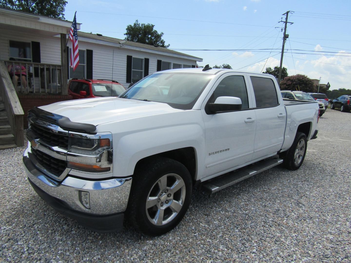 2016 White Chevrolet Silverado 1500 LT Crew Cab 2WD (3GCPCREC2GG) with an 5.3L V8 OHV 16V engine, Automatic transmission, located at 15016 S Hwy 231, Midland City, AL, 36350, (334) 983-3001, 31.306210, -85.495277 - Photo#2