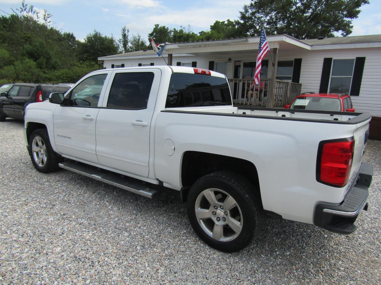 2016 White Chevrolet Silverado 1500 LT Crew Cab 2WD (3GCPCREC2GG) with an 5.3L V8 OHV 16V engine, Automatic transmission, located at 15016 S Hwy 231, Midland City, AL, 36350, (334) 983-3001, 31.306210, -85.495277 - Photo#5