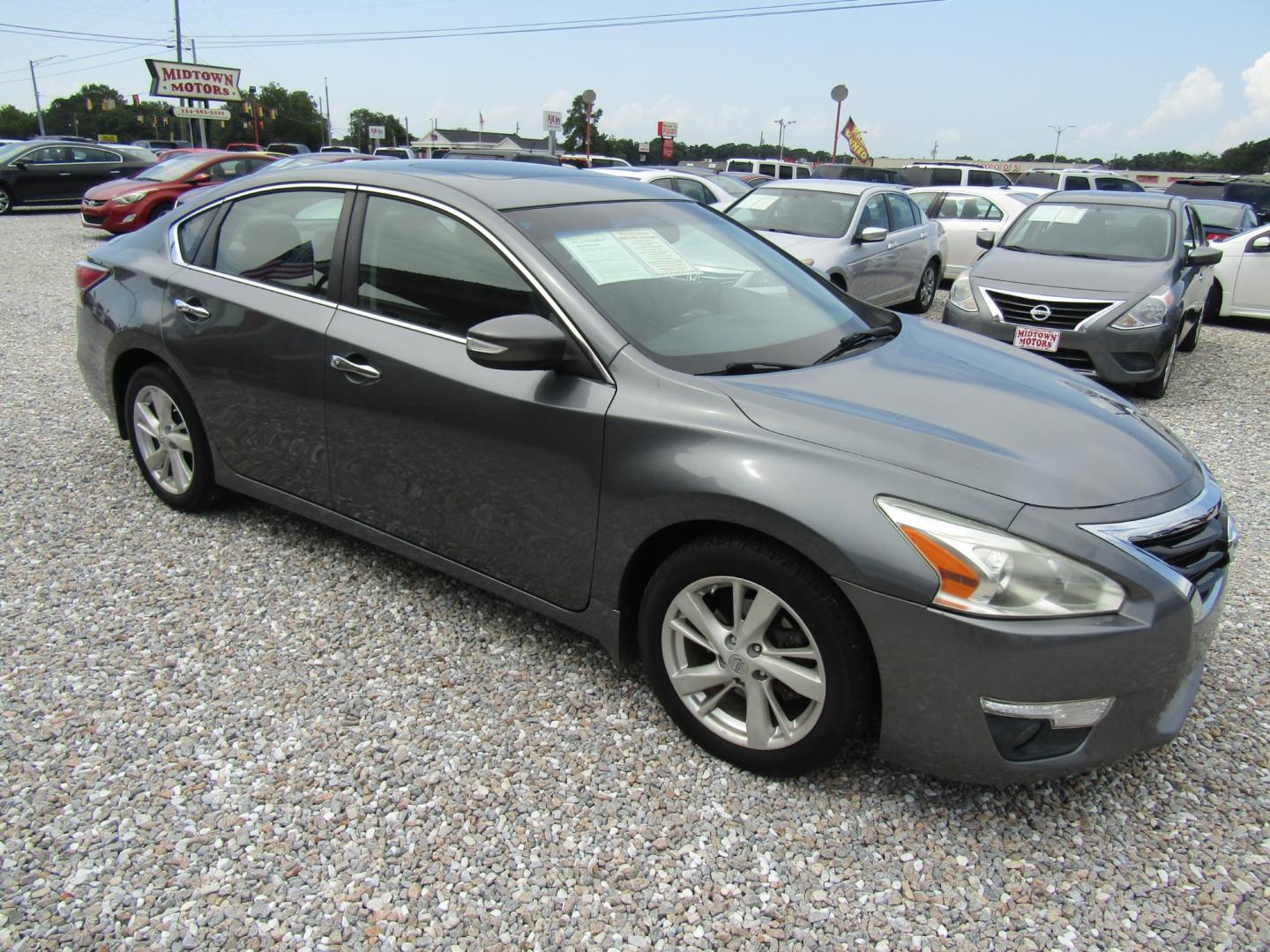 2014 Gray Nissan Altima 2.5 SL (1N4AL3AP0EN) with an 2.5L L4 DOHC 16V engine, Automatic transmission, located at 15016 S Hwy 231, Midland City, AL, 36350, (334) 983-3001, 31.306210, -85.495277 - Photo#0