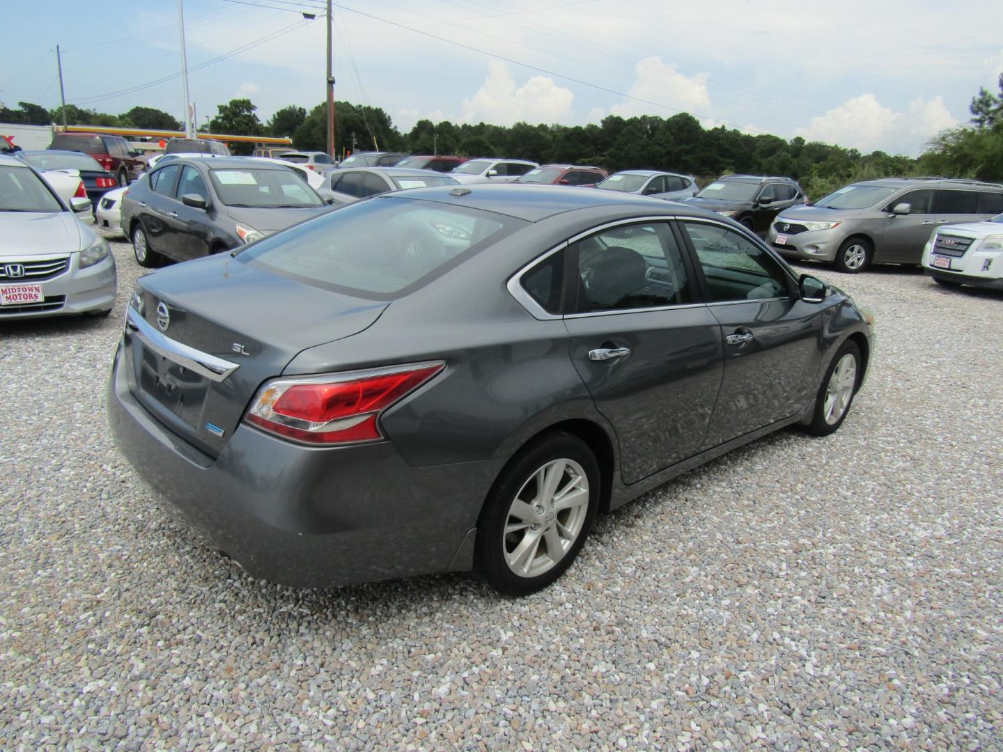 2014 Gray Nissan Altima 2.5 SL (1N4AL3AP0EN) with an 2.5L L4 DOHC 16V engine, Automatic transmission, located at 15016 S Hwy 231, Midland City, AL, 36350, (334) 983-3001, 31.306210, -85.495277 - Photo#7