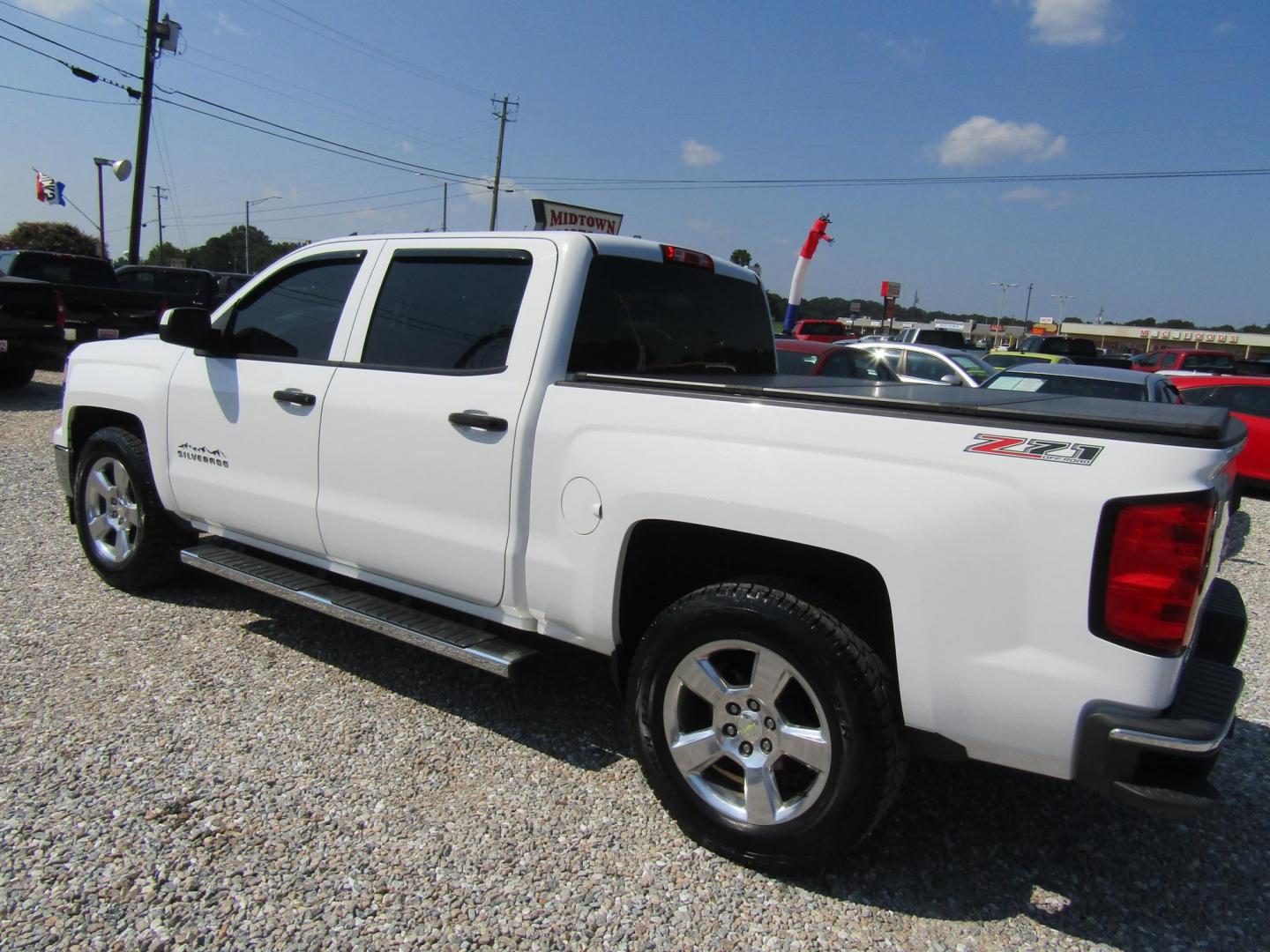 2014 White Chevrolet Silverado 1500 1LT Crew Cab 2WD (3GCPCREC9EG) with an 4.8L V8 OHV 16V engine, Automatic transmission, located at 15016 S Hwy 231, Midland City, AL, 36350, (334) 983-3001, 31.306210, -85.495277 - Photo#5