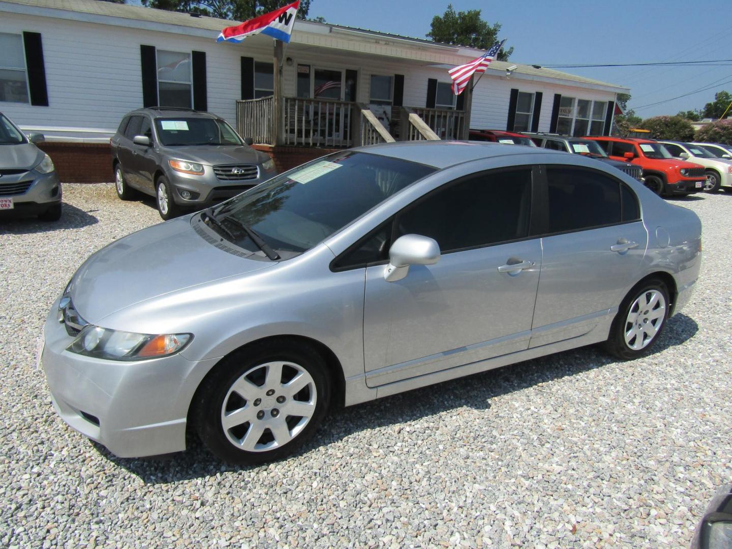 2010 Silver Honda Civic LX Sedan 5-Speed AT (19XFA1F51AE) with an 1.8L L4 SOHC 16V engine, Automatic transmission, located at 15016 S Hwy 231, Midland City, AL, 36350, (334) 983-3001, 31.306210, -85.495277 - Photo#3