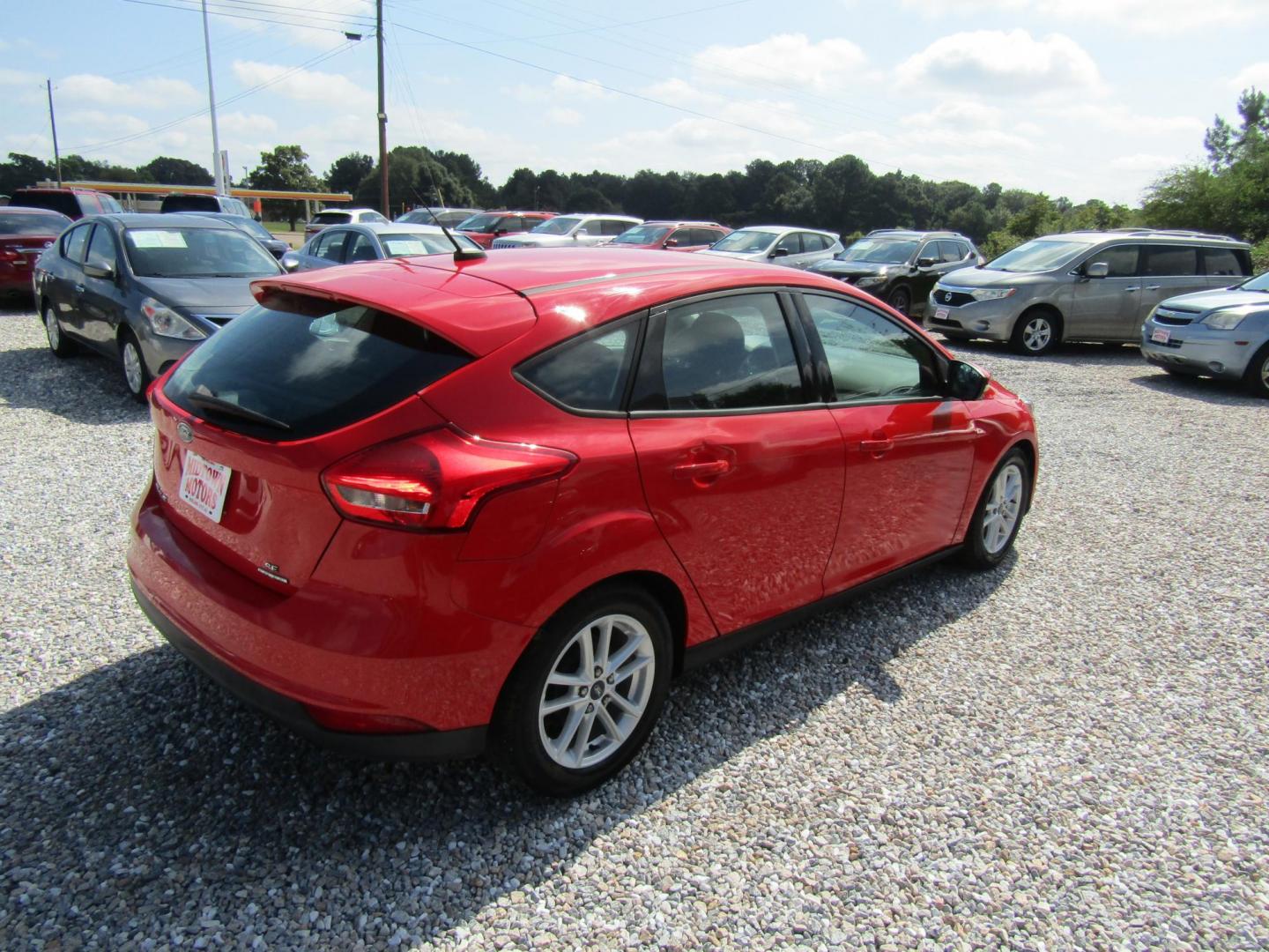 2016 Ford Focus SE Hatch (1FADP3K24GL) with an 2.0L L4 DOHC 16V engine, Automatic transmission, located at 15016 S Hwy 231, Midland City, AL, 36350, (334) 983-3001, 31.306210, -85.495277 - Photo#5