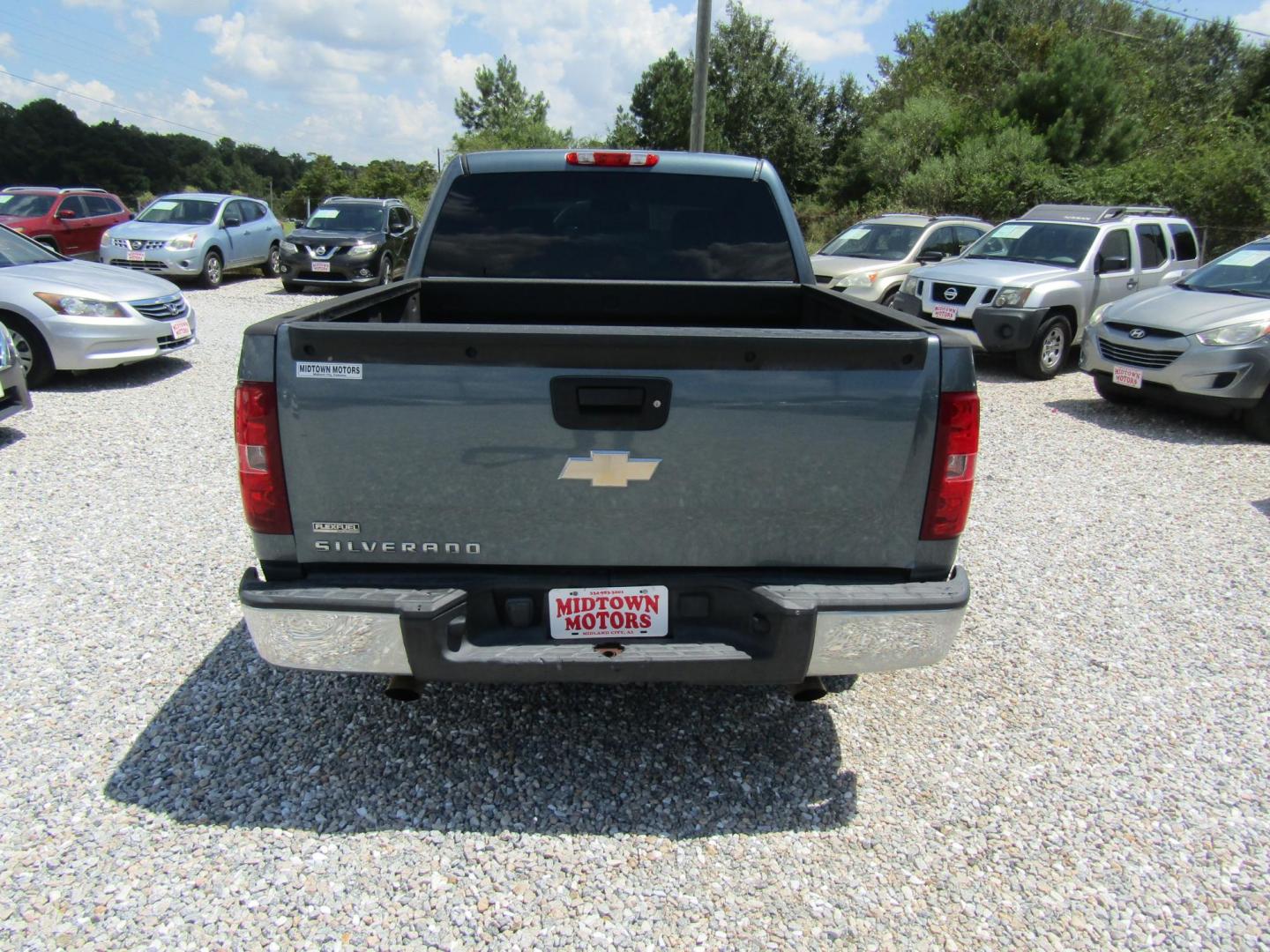 2011 Chevrolet Silverado 1500 LS Crew Cab Short Box 2WD (3GCPCREAXBG) with an 4.8L V8 OHV 16V engine, Automatic transmission, located at 15016 S Hwy 231, Midland City, AL, 36350, (334) 983-3001, 31.306210, -85.495277 - Photo#6