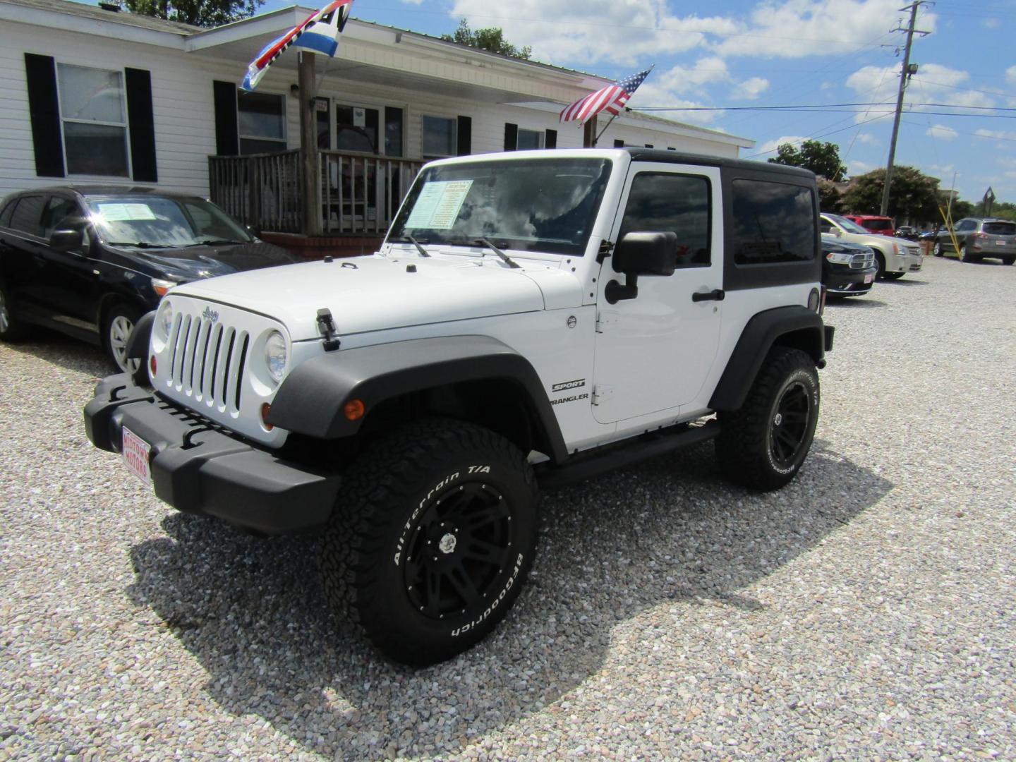 2012 White Jeep Wrangler Sport 4WD (1C4AJWAG6CL) with an 3.6L V6 DOHC 24V FFV engine, Automatic transmission, located at 15016 S Hwy 231, Midland City, AL, 36350, (334) 983-3001, 31.306210, -85.495277 - Photo#2