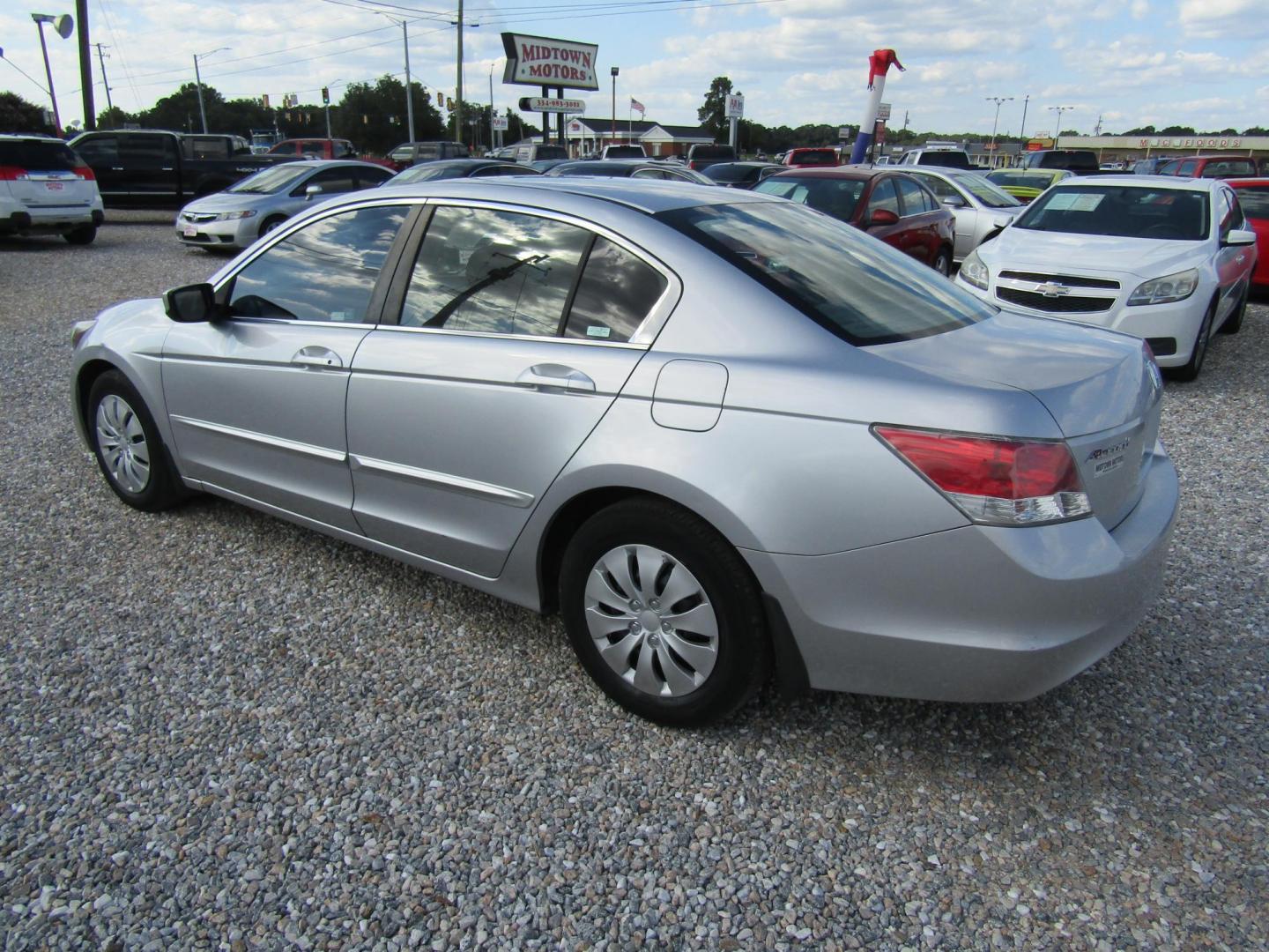 2008 Honda Accord LX Sedan AT (1HGCP26388A) with an 2.4L L4 DOHC 16V engine, Automatic transmission, located at 15016 S Hwy 231, Midland City, AL, 36350, (334) 983-3001, 31.306210, -85.495277 - Photo#5