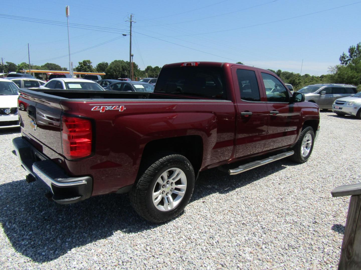 2014 Chevrolet Silverado 1500 1LT Double Cab 4WD (1GCVKREH7EZ) with an 4.3L V6 OHV 12V engine, Automatic transmission, located at 15016 S Hwy 231, Midland City, AL, 36350, (334) 983-3001, 31.306210, -85.495277 - Photo#7