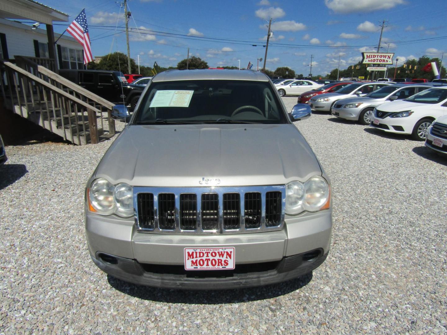 2008 Jeep Grand Cherokee Laredo 2WD (1J8GS48K58C) with an 3.7L V6 SOHC 12V engine, Automatic transmission, located at 15016 S Hwy 231, Midland City, AL, 36350, (334) 983-3001, 31.306210, -85.495277 - Photo#1