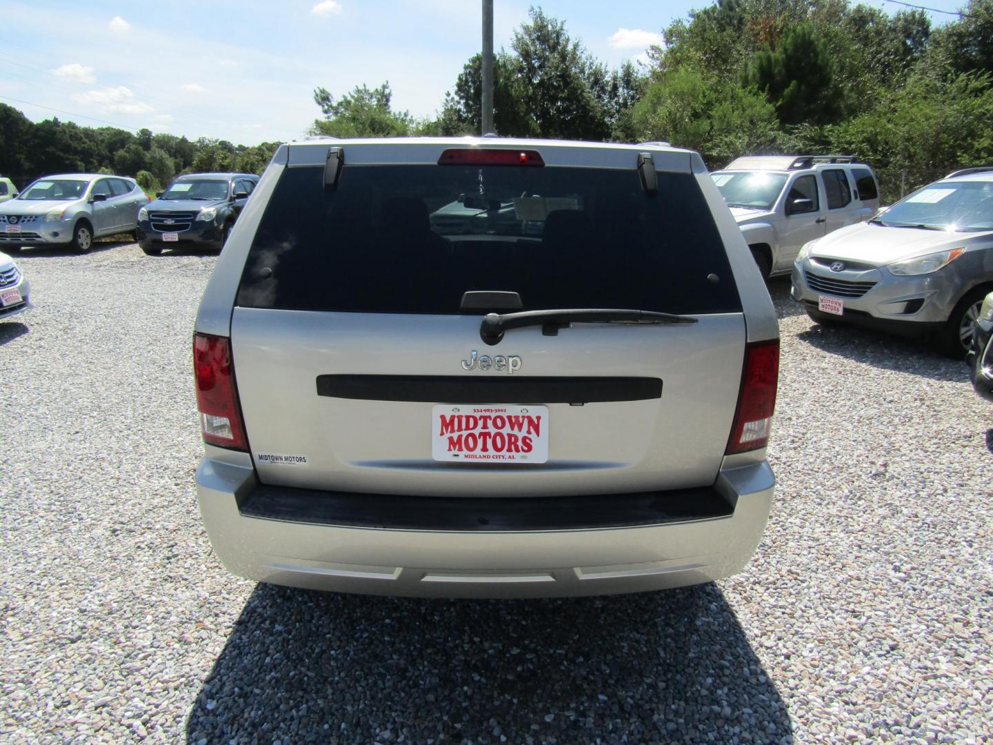 2008 Jeep Grand Cherokee Laredo 2WD (1J8GS48K58C) with an 3.7L V6 SOHC 12V engine, Automatic transmission, located at 15016 S Hwy 231, Midland City, AL, 36350, (334) 983-3001, 31.306210, -85.495277 - Photo#8