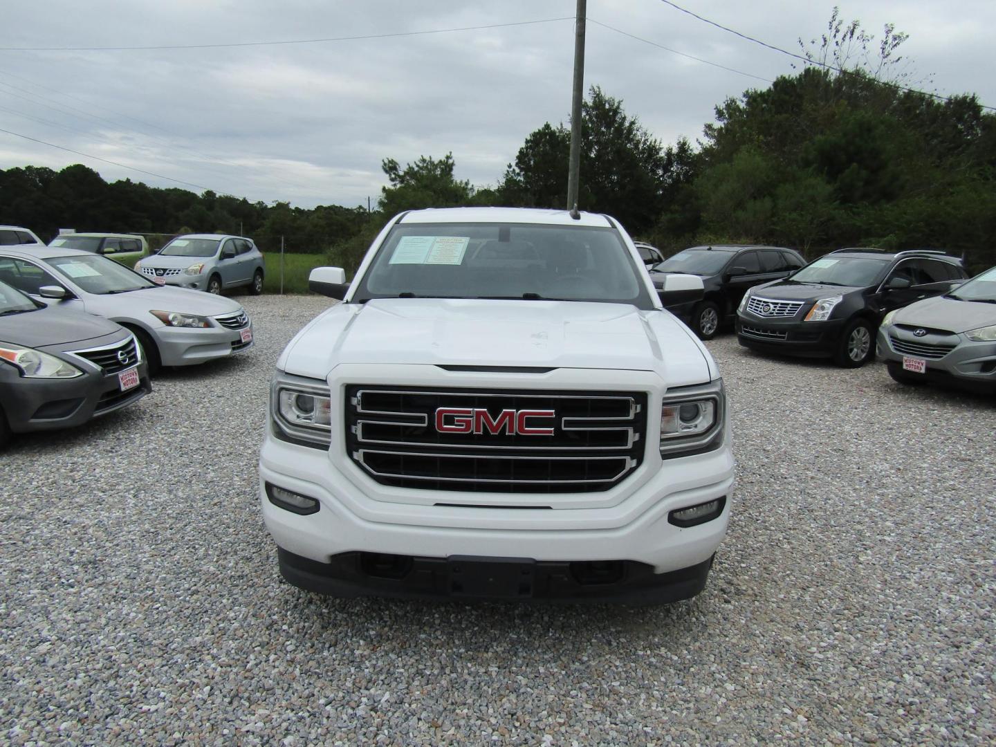 2017 White /Gray GMC Sierra 1500 Base Double Cab 2WD (1GTR1LEH0HZ) with an 5.3L V8 OHV 16V engine, Automatic transmission, located at 15016 S Hwy 231, Midland City, AL, 36350, (334) 983-3001, 31.306210, -85.495277 - Photo#1