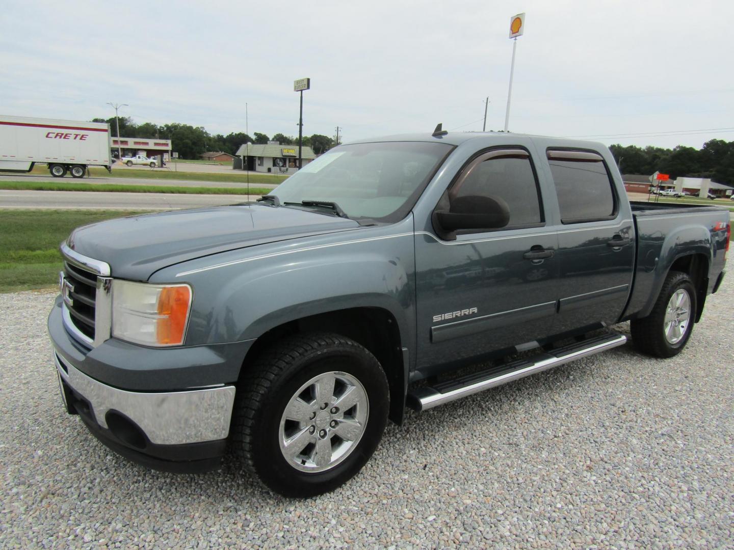 2012 Gray GMC Sierra 1500 SLE Crew Cab 2WD (3GTP1VE05CG) with an 5.3L V8 OHV 16V FFV engine, Automatic transmission, located at 15016 S Hwy 231, Midland City, AL, 36350, (334) 983-3001, 31.306210, -85.495277 - Photo#2