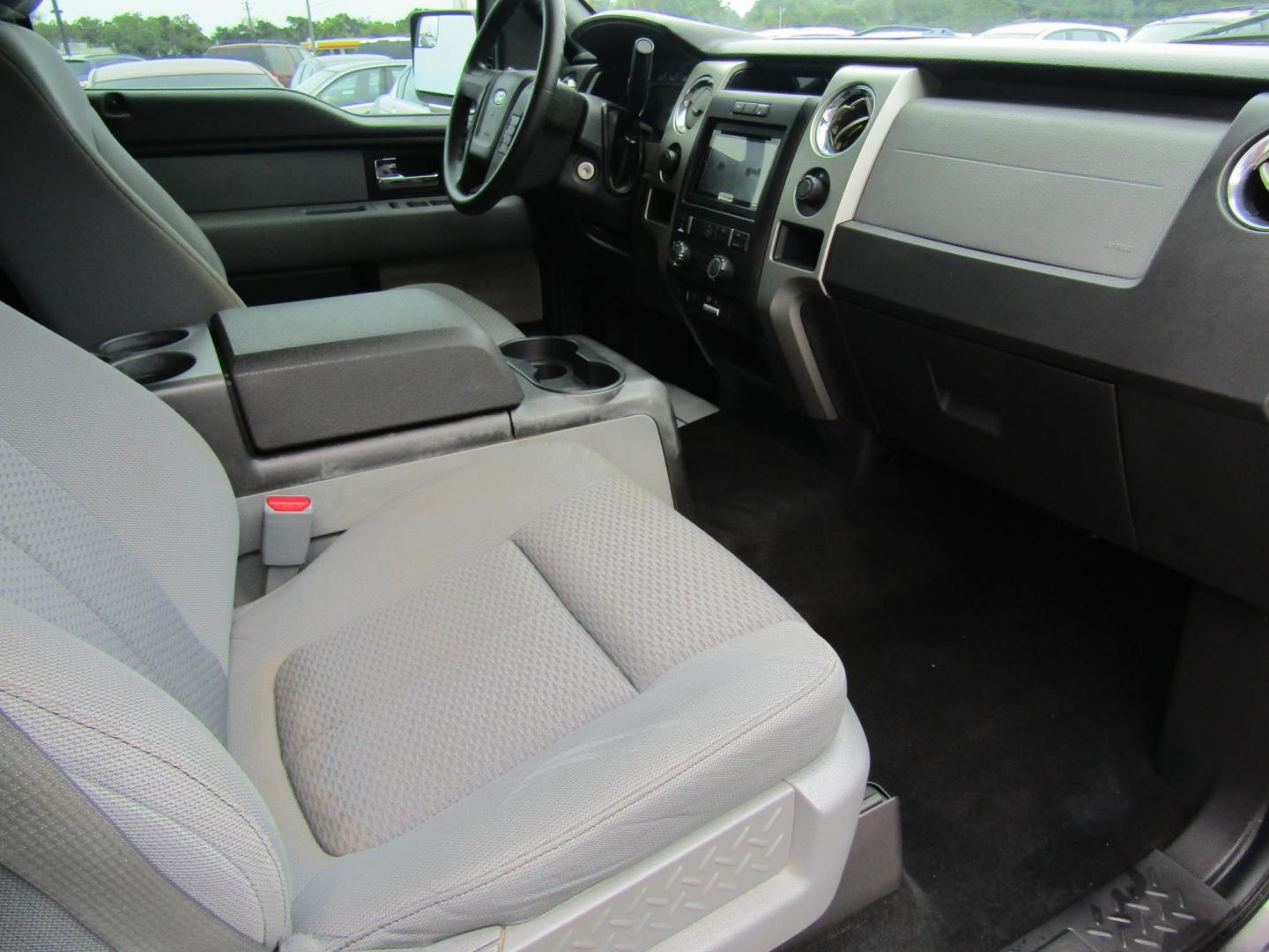 2013 Gray Ford F-150 FX2 SuperCrew 5.5-ft. Bed 2WD (1FTFW1CF3DF) with an 5.0L V8 engine, Automatic transmission, located at 15016 S Hwy 231, Midland City, AL, 36350, (334) 983-3001, 31.306210, -85.495277 - Photo#9