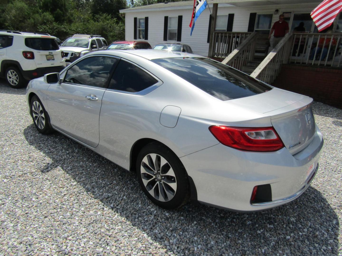 2013 Silver Honda Accord EX-L Coupe CVT (1HGCT1B88DA) with an 2.4L L4 DOHC 16V engine, Automatic transmission, located at 15016 S Hwy 231, Midland City, AL, 36350, (334) 983-3001, 31.306210, -85.495277 - Photo#5