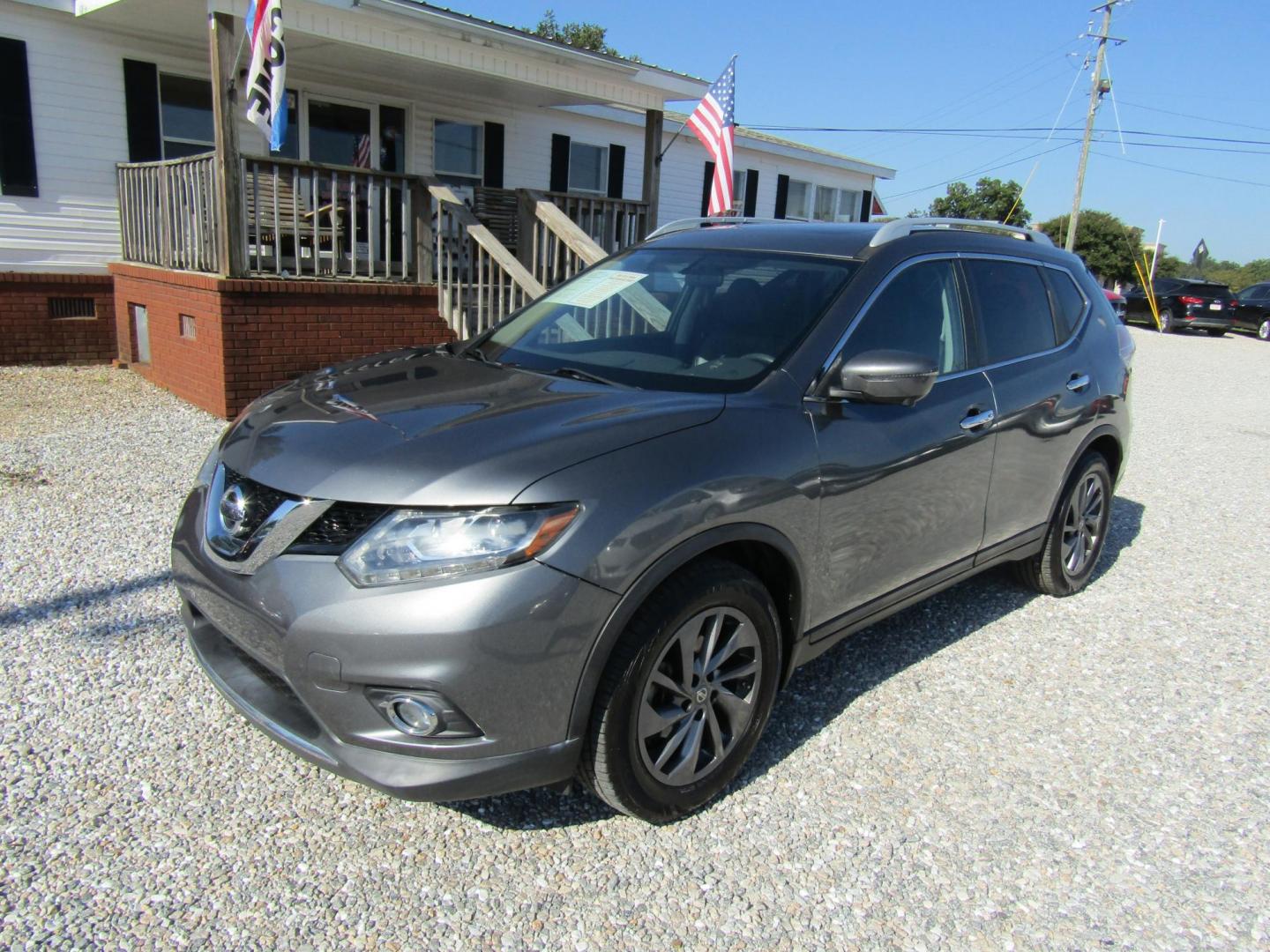 2016 Dark Gray Nissan Rogue S 2WD (5N1AT2MT7GC) with an 2.5L L4 DOHC 16V engine, Automatic transmission, located at 15016 S Hwy 231, Midland City, AL, 36350, (334) 983-3001, 31.306210, -85.495277 - Photo#2