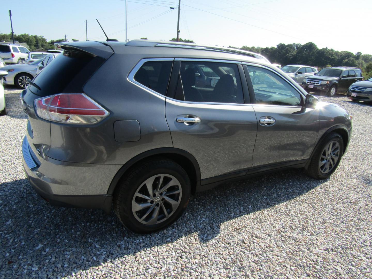 2016 Dark Gray Nissan Rogue S 2WD (5N1AT2MT7GC) with an 2.5L L4 DOHC 16V engine, Automatic transmission, located at 15016 S Hwy 231, Midland City, AL, 36350, (334) 983-3001, 31.306210, -85.495277 - Photo#5