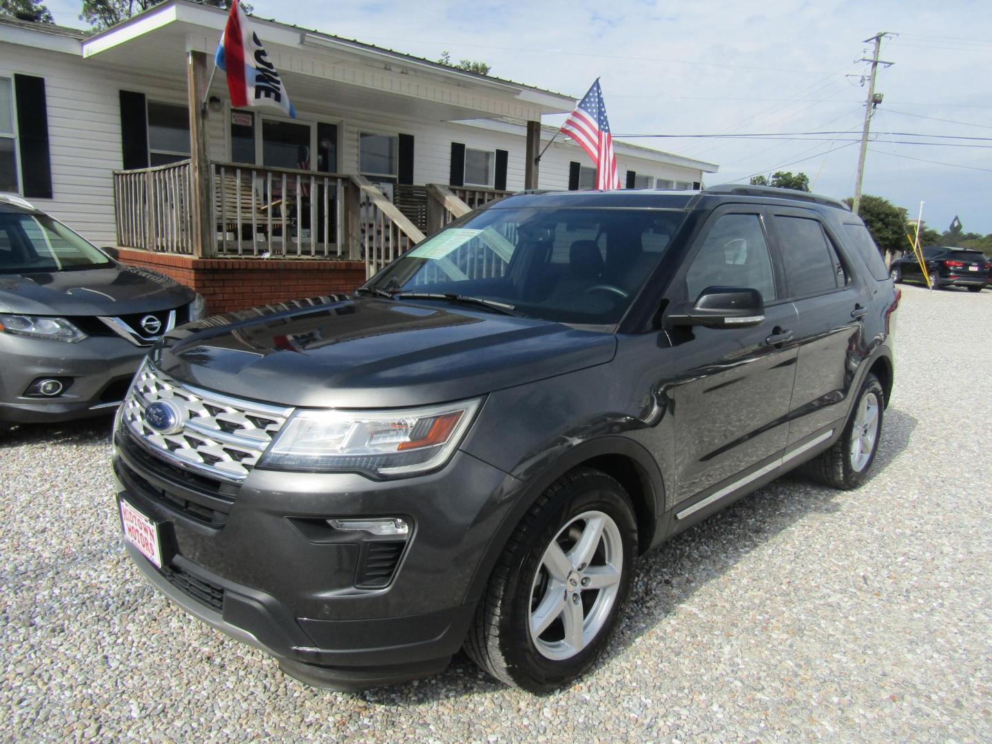 2018 Black Ford Explorer XLT FWD (1FM5K7D81JG) with an 3.5L V6 DOHC 24V engine, Automatic transmission, located at 15016 S Hwy 231, Midland City, AL, 36350, (334) 983-3001, 31.306210, -85.495277 - Photo#2