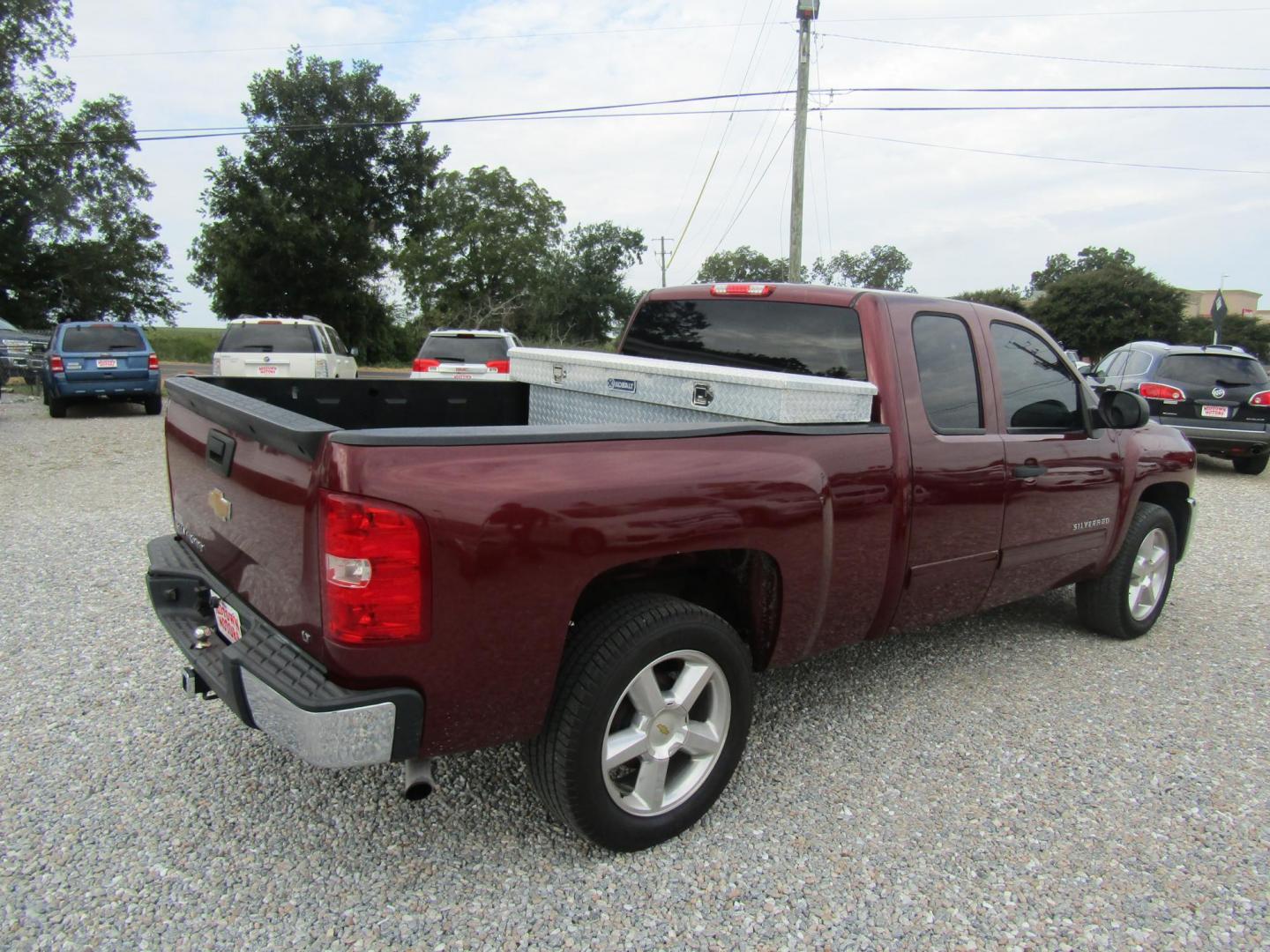 2013 Red Chevrolet Silverado 1500 LT Ext. Cab Long Box 2WD (1GCRCSEA4DZ) with an 4.8L V8 OHV 16V engine, Automatic transmission, located at 15016 S Hwy 231, Midland City, AL, 36350, (334) 983-3001, 31.306210, -85.495277 - Photo#5