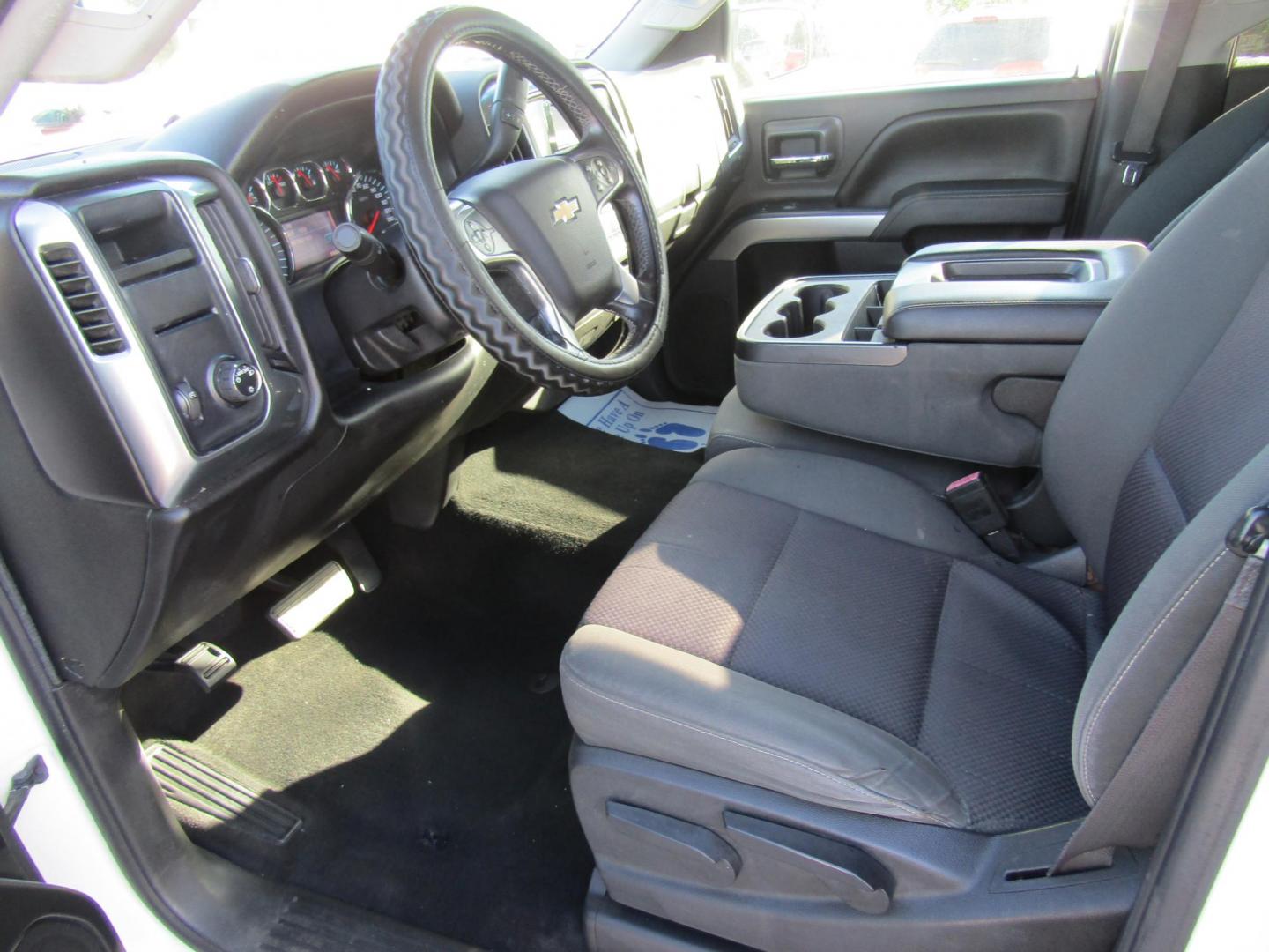 2015 White /Gray Chevrolet Silverado 2500HD LT Crew Cab Long Box 2WD (1GC1CVEG7FF) with an 6.0L V8 OHV 16V FFV engine, 6-Speed Automatic transmission, located at 15016 S Hwy 231, Midland City, AL, 36350, (334) 983-3001, 31.306210, -85.495277 - Photo#3