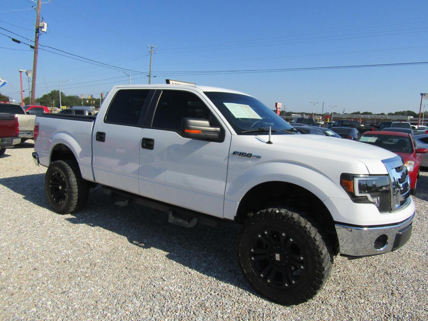 2011 White Ford F-150 FX2 SuperCrew 5.5-ft. Bed 2WD (1FTEW1CM3BK) with an 3.7L V6 DOHC 24V engine, Automatic transmission, located at 15016 S Hwy 231, Midland City, AL, 36350, (334) 983-3001, 31.306210, -85.495277 - Photo#0