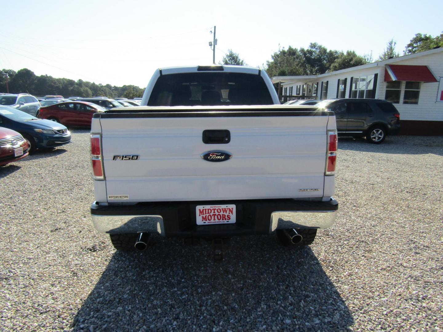 2011 White Ford F-150 FX2 SuperCrew 5.5-ft. Bed 2WD (1FTEW1CM3BK) with an 3.7L V6 DOHC 24V engine, Automatic transmission, located at 15016 S Hwy 231, Midland City, AL, 36350, (334) 983-3001, 31.306210, -85.495277 - Photo#6