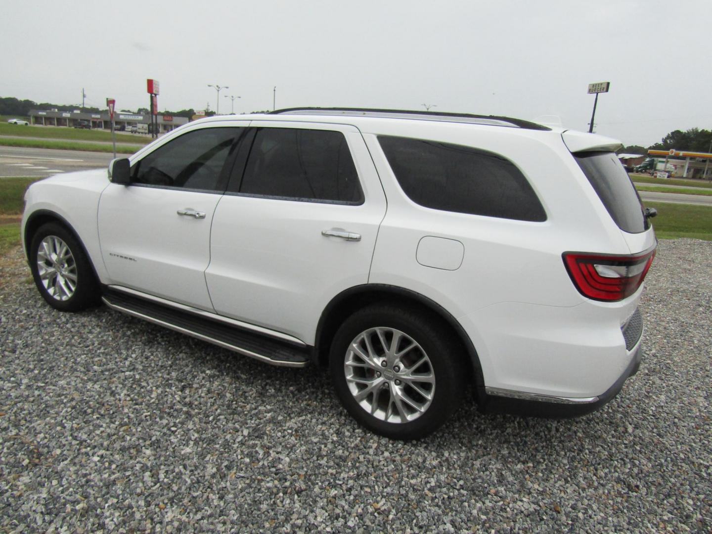 2015 White Dodge Durango Citadel 2WD (1C4RDHEG0FC) with an 3.6L V6 DOHC 24V engine, Automatic transmission, located at 15016 S Hwy 231, Midland City, AL, 36350, (334) 983-3001, 31.306210, -85.495277 - Photo#5