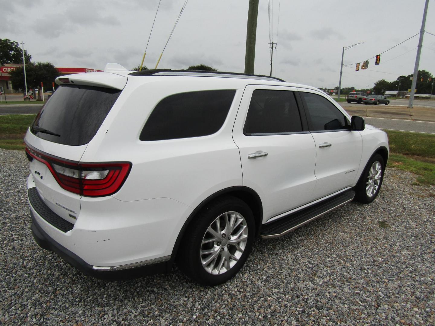 2015 White Dodge Durango Citadel 2WD (1C4RDHEG0FC) with an 3.6L V6 DOHC 24V engine, Automatic transmission, located at 15016 S Hwy 231, Midland City, AL, 36350, (334) 983-3001, 31.306210, -85.495277 - Photo#7