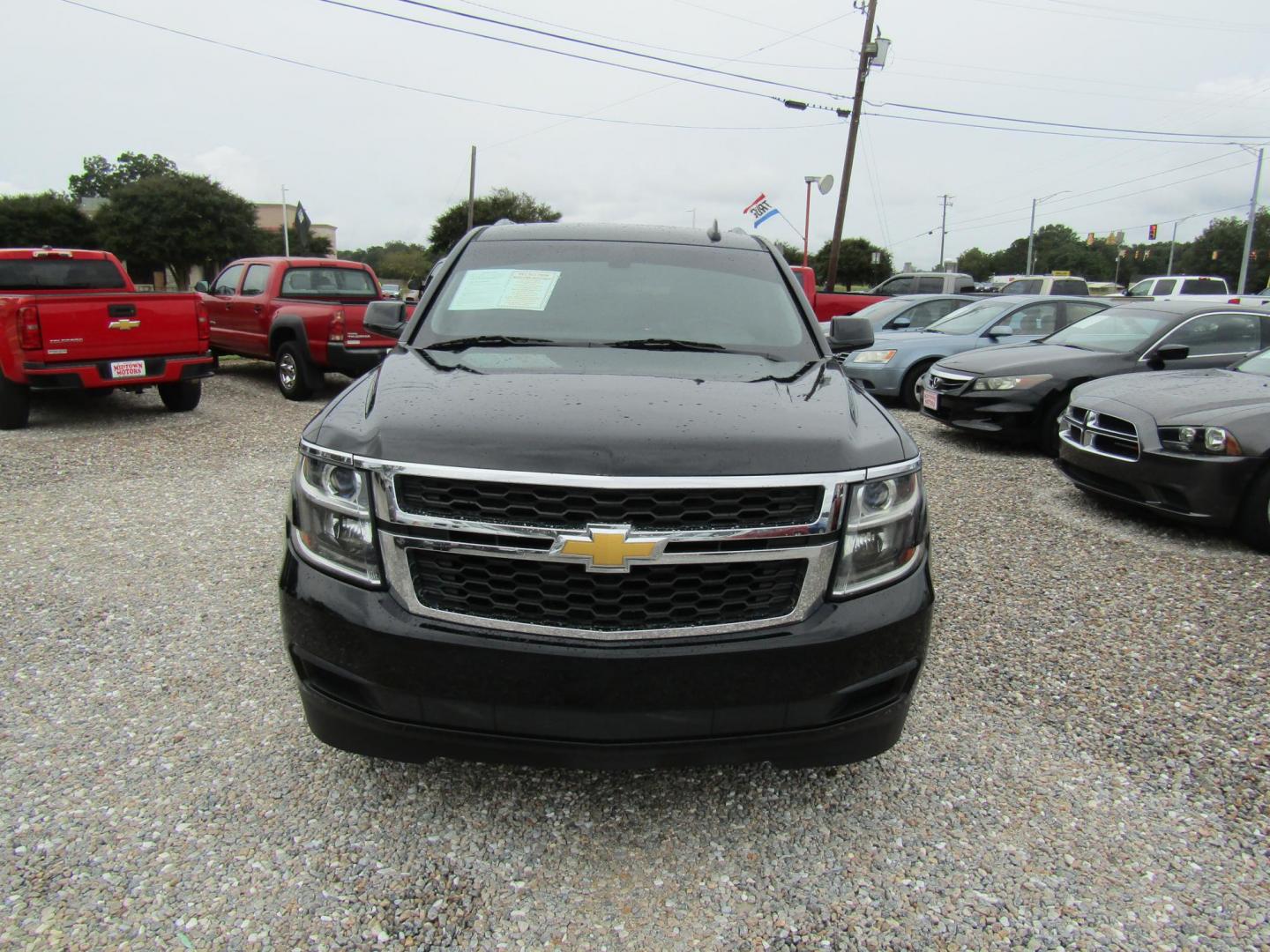 2017 Black Chevrolet Tahoe LS 2WD (1GNSCAKCXHR) with an 5.3L V8 OHV 16V engine, Automatic transmission, located at 15016 S Hwy 231, Midland City, AL, 36350, (334) 983-3001, 31.306210, -85.495277 - Photo#1