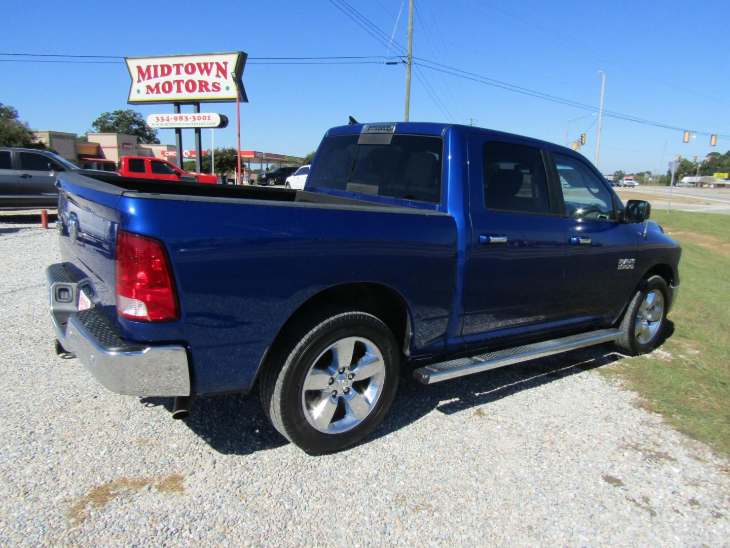 2017 Blue RAM 1500 SLT Crew Cab SWB 2WD (1C6RR6LGXHS) with an 3.6L V6 DOHC 24V FFV engine, Automatic transmission, located at 15016 S Hwy 231, Midland City, AL, 36350, (334) 983-3001, 31.306210, -85.495277 - Photo#6