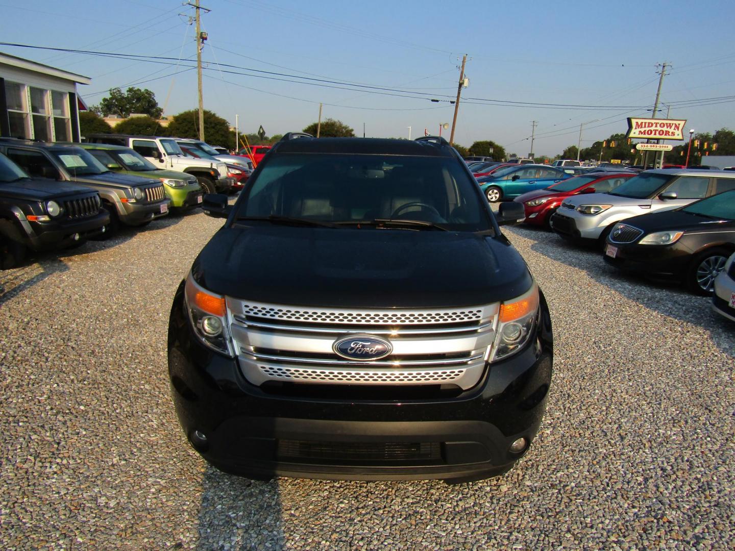 2014 Gray Ford Explorer XLT FWD (1FM5K7D86EG) with an 3.5L V6 DOHC 24V engine, Automatic transmission, located at 15016 S Hwy 231, Midland City, AL, 36350, (334) 983-3001, 31.306210, -85.495277 - Photo#1