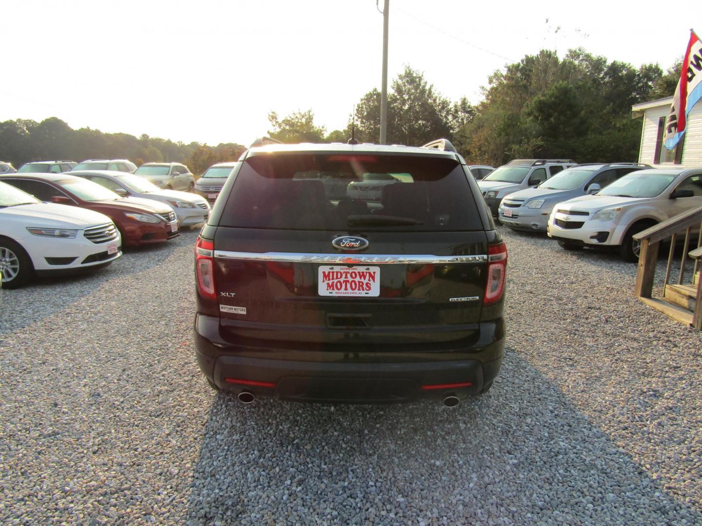 2014 Gray Ford Explorer XLT FWD (1FM5K7D86EG) with an 3.5L V6 DOHC 24V engine, Automatic transmission, located at 15016 S Hwy 231, Midland City, AL, 36350, (334) 983-3001, 31.306210, -85.495277 - Photo#6