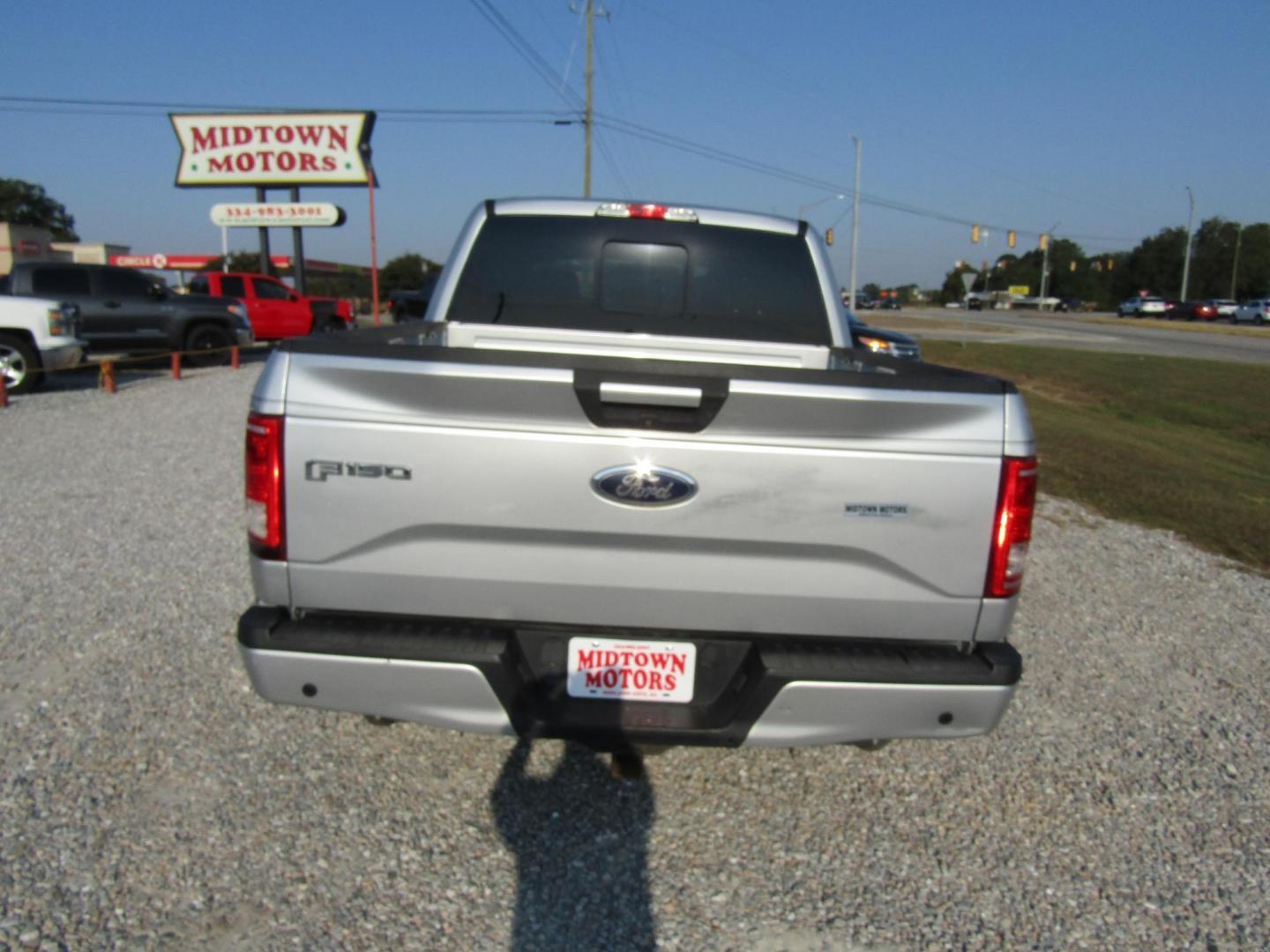 2015 Silver Ford F-150 King-Ranch SuperCrew 5.5-ft. Bed 2WD (1FTEW1CP9FF) with an 2.7L V6 DOHC 24V engine, 6-Speed Automatic transmission, located at 15016 S Hwy 231, Midland City, AL, 36350, (334) 983-3001, 31.306210, -85.495277 - Photo#6