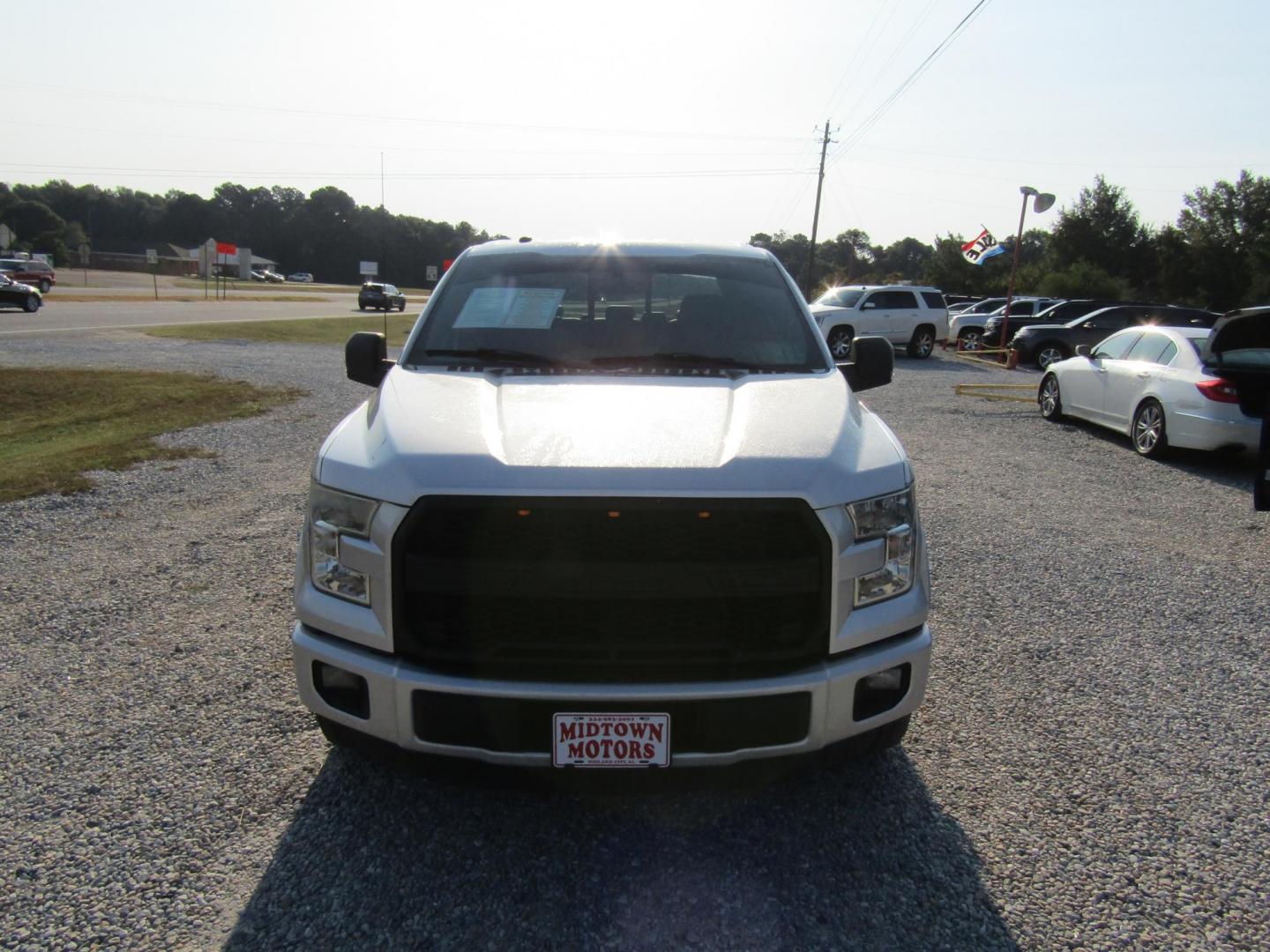 2015 Silver Ford F-150 King-Ranch SuperCrew 5.5-ft. Bed 2WD (1FTEW1CP9FF) with an 2.7L V6 DOHC 24V engine, 6-Speed Automatic transmission, located at 15016 S Hwy 231, Midland City, AL, 36350, (334) 983-3001, 31.306210, -85.495277 - Photo#1