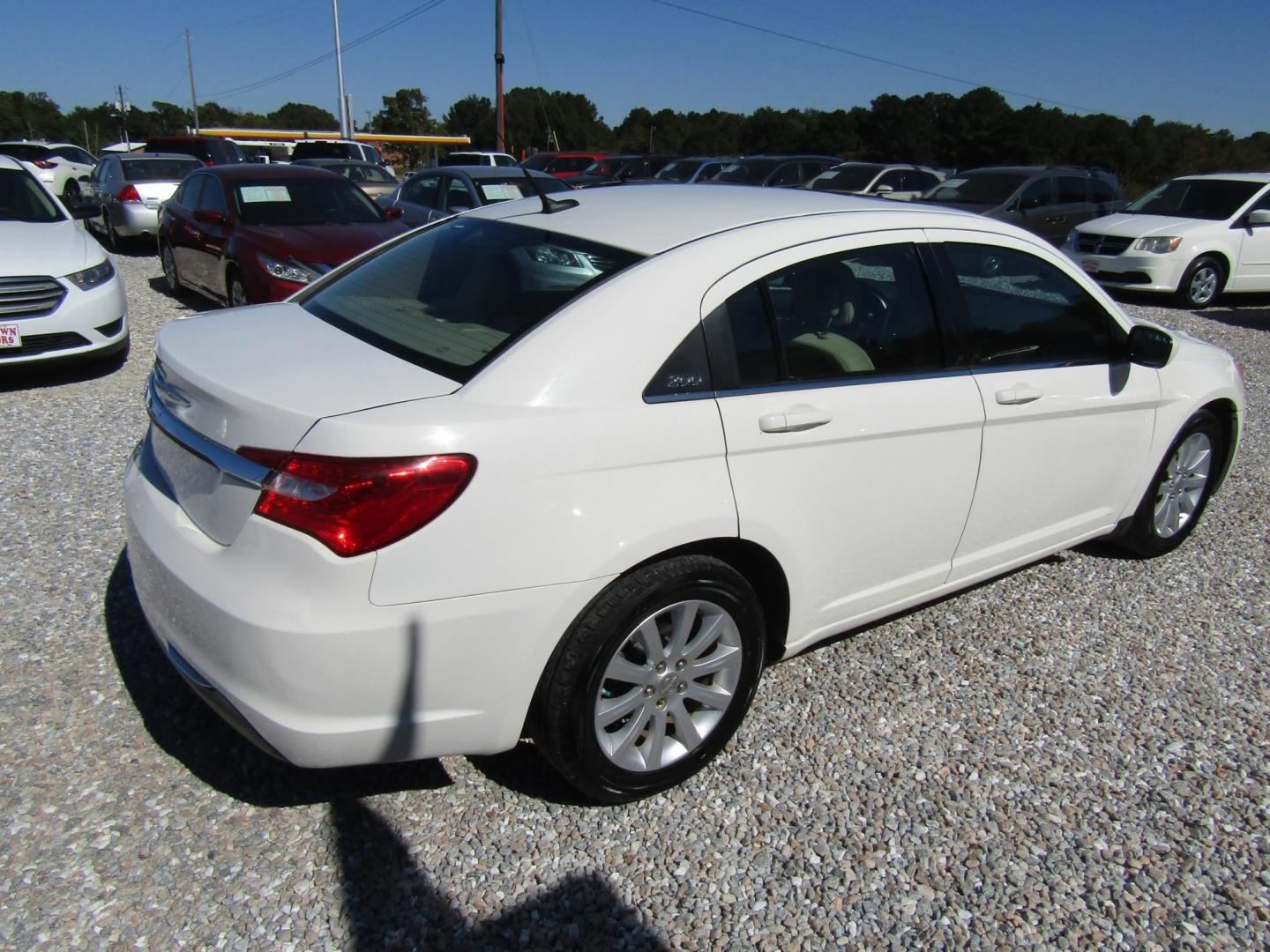 2011 White Chrysler 200 Touring (1C3BC1FGXBN) with an 3.6L V6 DOHC 24V engine, Automatic transmission, located at 15016 S Hwy 231, Midland City, AL, 36350, (334) 983-3001, 31.306210, -85.495277 - Photo#7