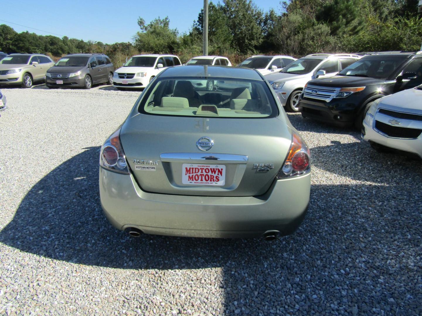 2007 Green Nissan Altima 3.5 SE (1N4BL21E57C) with an 3.5L V6 DOHC 24V engine, Automatic transmission, located at 15016 S Hwy 231, Midland City, AL, 36350, (334) 983-3001, 31.306210, -85.495277 - Photo#6