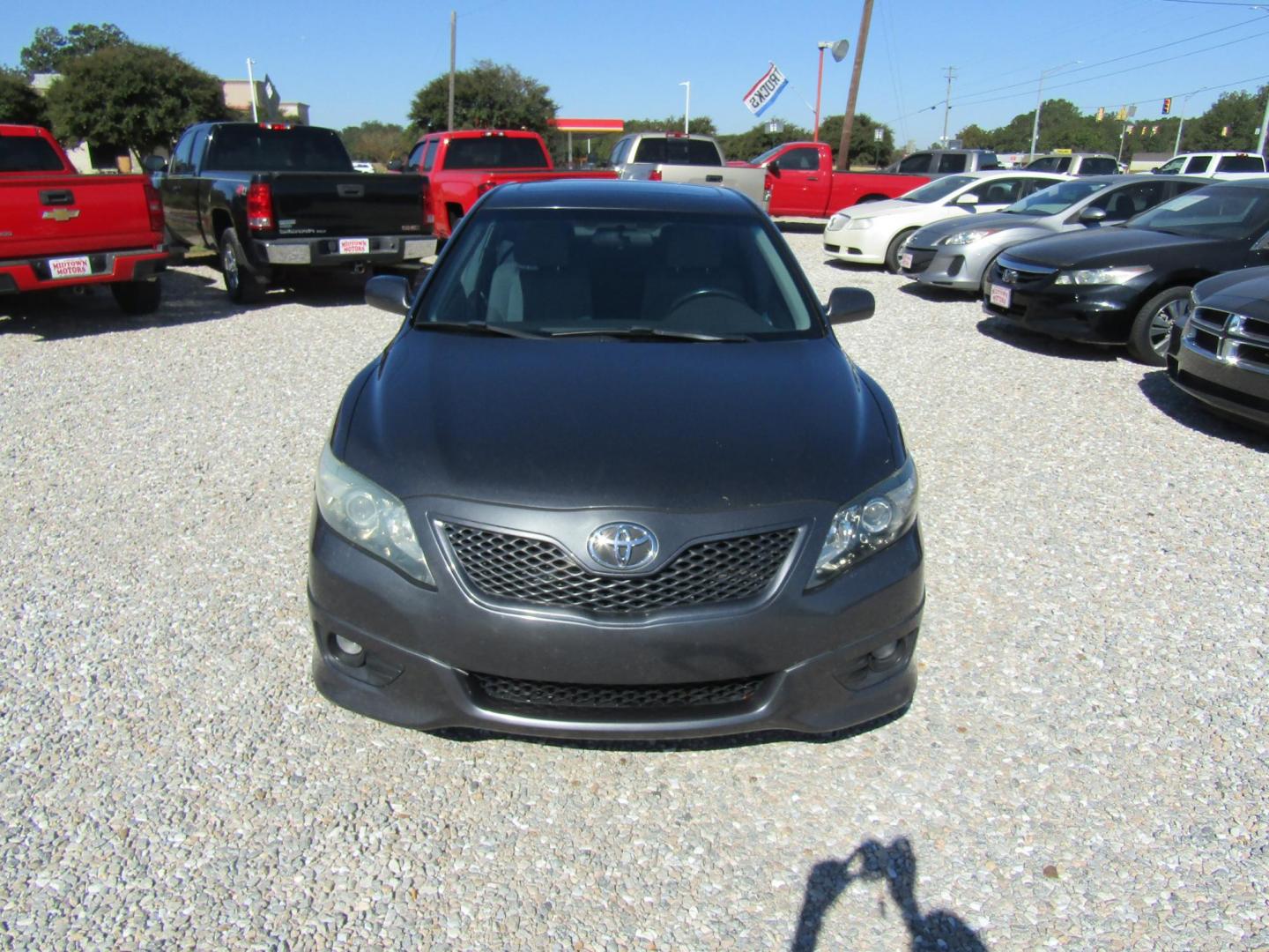 2010 Gray Toyota Camry Camry-Grade 6-Spd AT (4T1BF3EK3AU) with an 2.5L L4 DOHC 16V engine, Automatic transmission, located at 15016 S Hwy 231, Midland City, AL, 36350, (334) 983-3001, 31.306210, -85.495277 - Photo#1