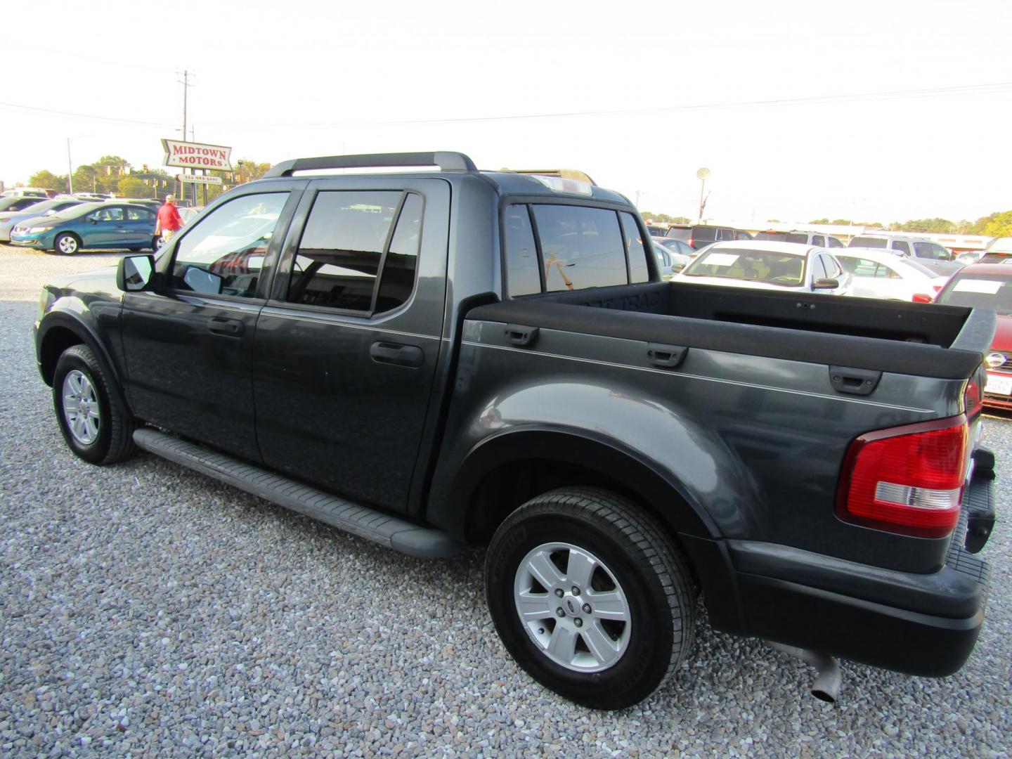 2010 Gray Ford Explorer Sport Trac XLT 4.0L 2WD (1FMEU3BE5AU) with an 4.0L V6 SOHC 12V engine, Automatic transmission, located at 15016 S Hwy 231, Midland City, AL, 36350, (334) 983-3001, 31.306210, -85.495277 - Photo#5