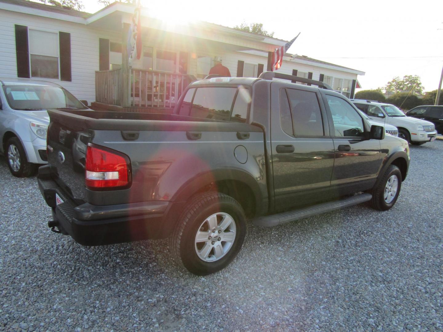 2010 Gray Ford Explorer Sport Trac XLT 4.0L 2WD (1FMEU3BE5AU) with an 4.0L V6 SOHC 12V engine, Automatic transmission, located at 15016 S Hwy 231, Midland City, AL, 36350, (334) 983-3001, 31.306210, -85.495277 - Photo#7