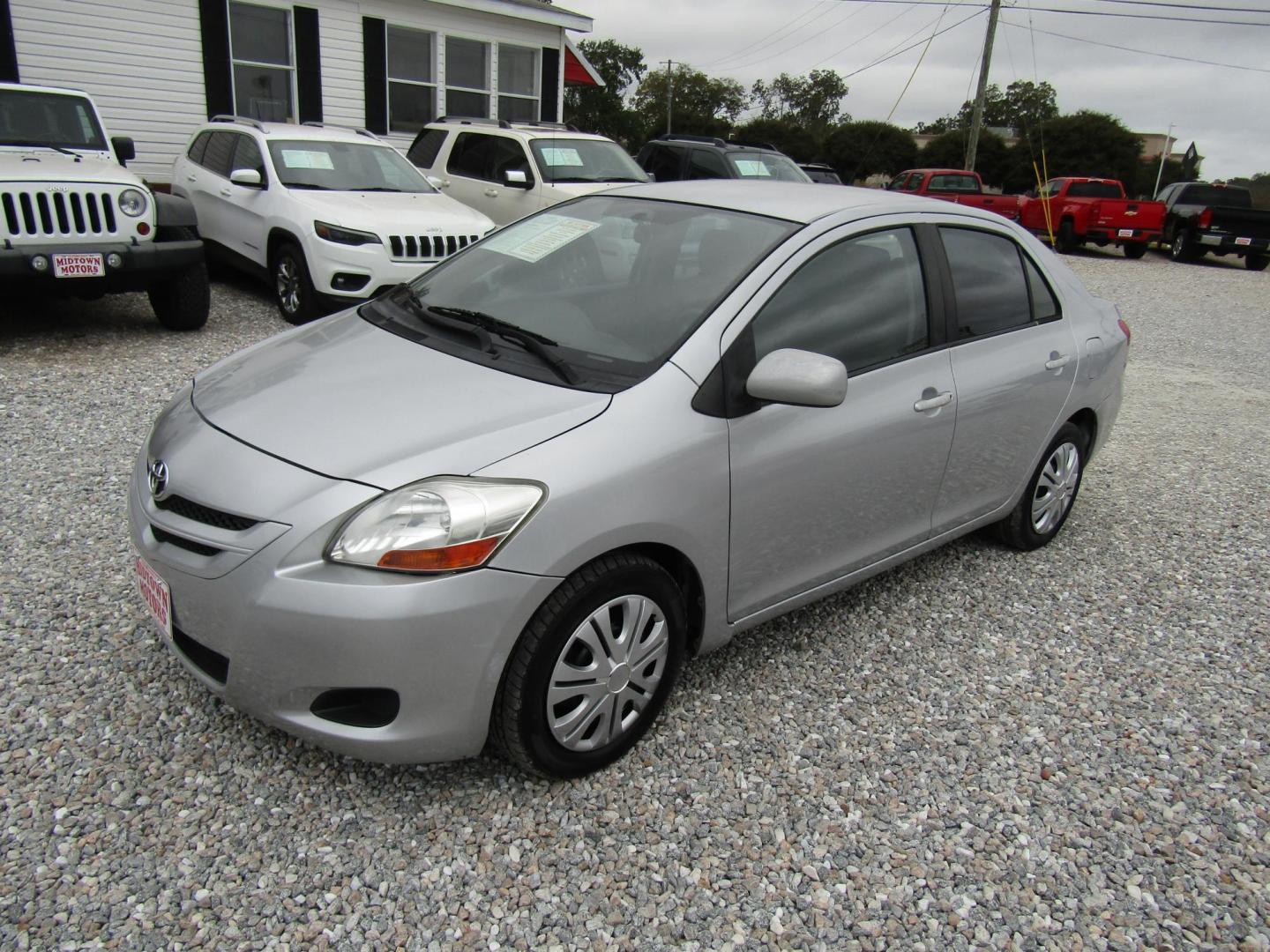 2007 Silver Toyota Yaris Sedan (JTDBT923971) with an 1.5L L4 DOHC 16V engine, Automatic transmission, located at 15016 S Hwy 231, Midland City, AL, 36350, (334) 983-3001, 31.306210, -85.495277 - Photo#1