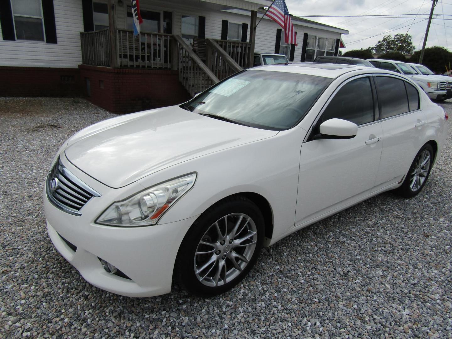 2011 Gray Infiniti G Sedan G37 Journey (JN1CV6AP6BM) with an 3.7L V6 DOHC 24V engine, Automatic transmission, located at 15016 S Hwy 231, Midland City, AL, 36350, (334) 983-3001, 31.306210, -85.495277 - Photo#2