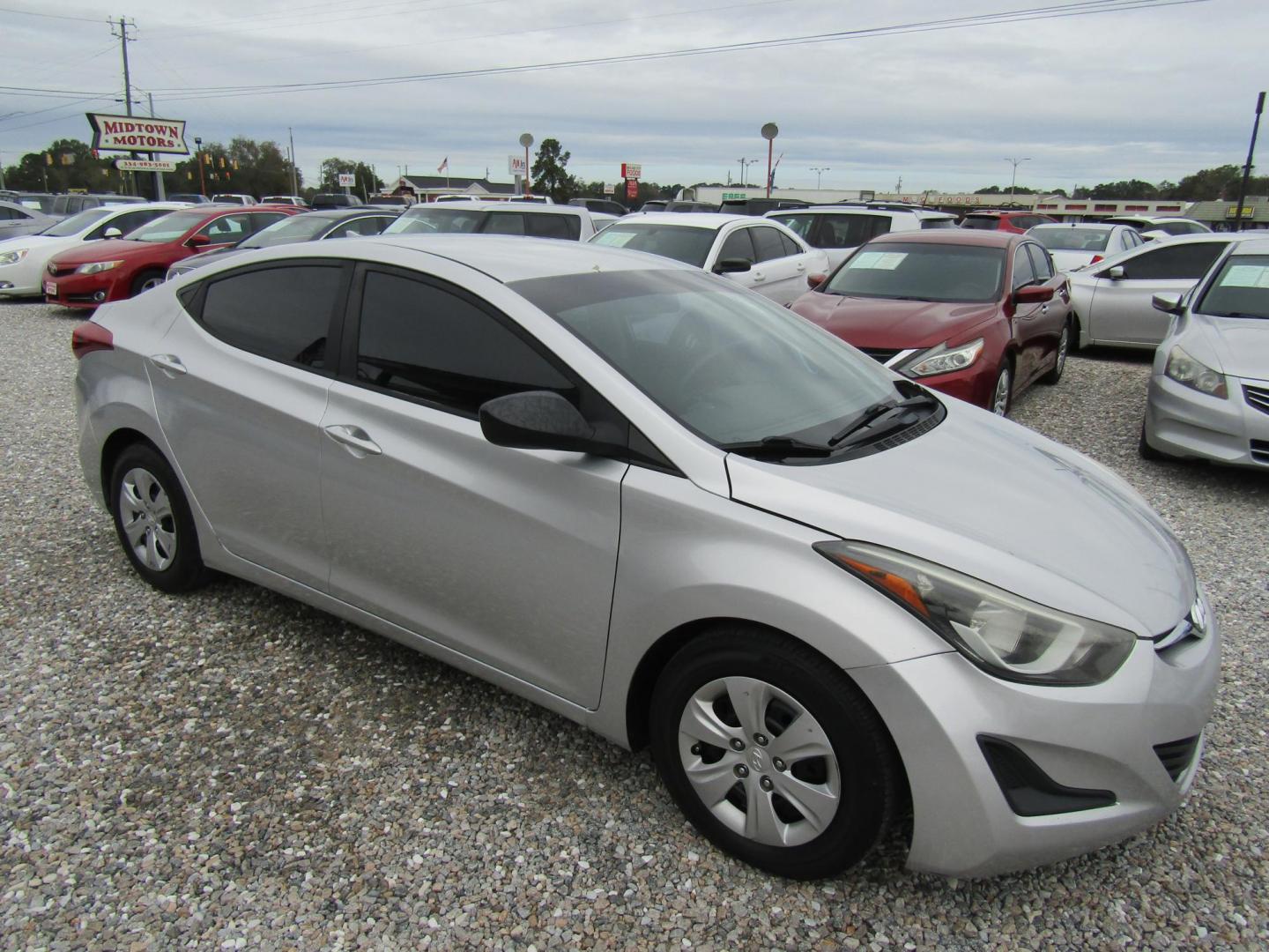 2016 Silver Hyundai Elantra Limited (5NPDH4AE4GH) with an 1.8L L4 DOHC 16V engine, Automatic transmission, located at 15016 S Hwy 231, Midland City, AL, 36350, (334) 983-3001, 31.306210, -85.495277 - Photo#0