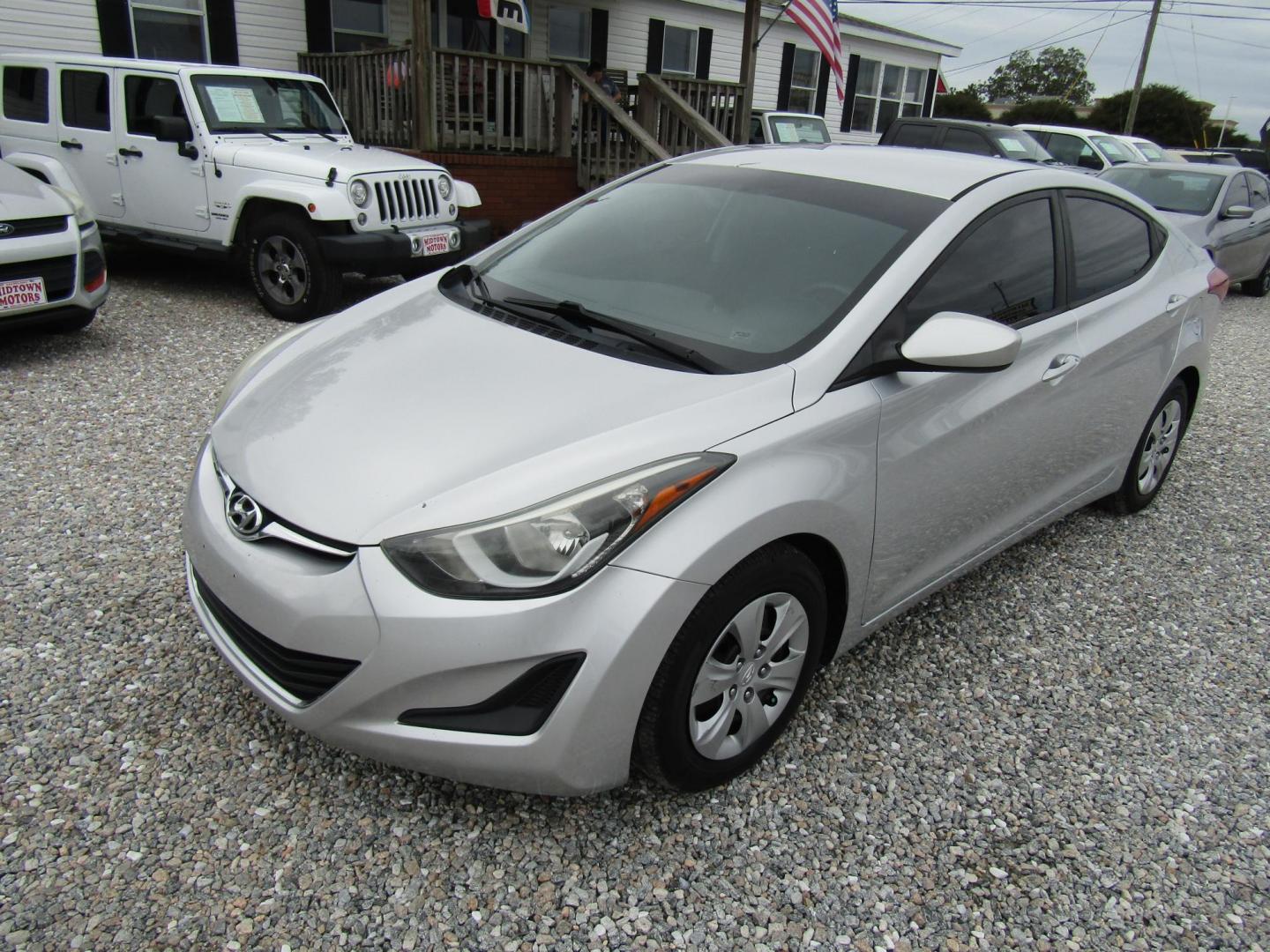 2016 Silver Hyundai Elantra Limited (5NPDH4AE4GH) with an 1.8L L4 DOHC 16V engine, Automatic transmission, located at 15016 S Hwy 231, Midland City, AL, 36350, (334) 983-3001, 31.306210, -85.495277 - Photo#1