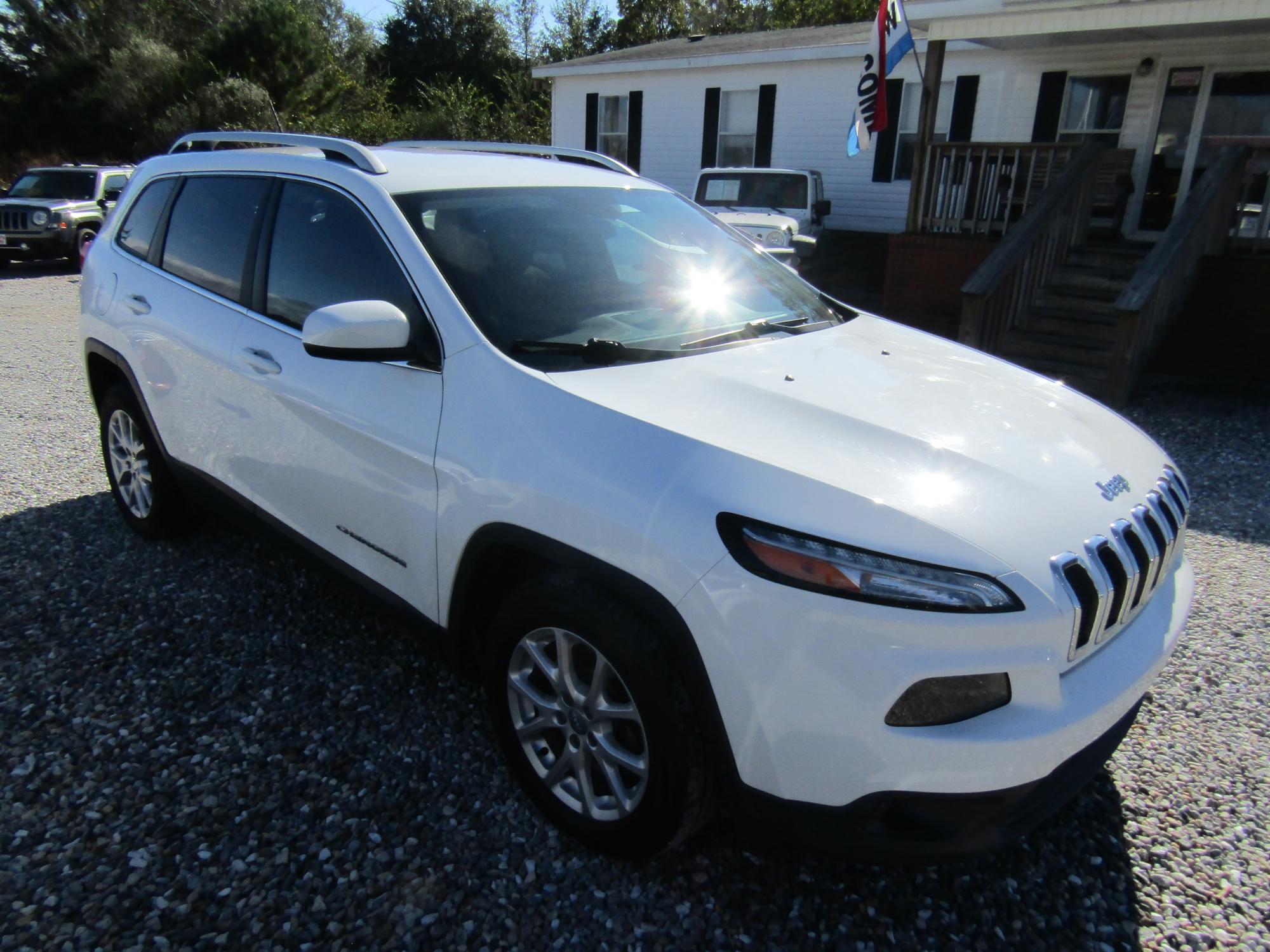 photo of 2017 Jeep Cherokee 